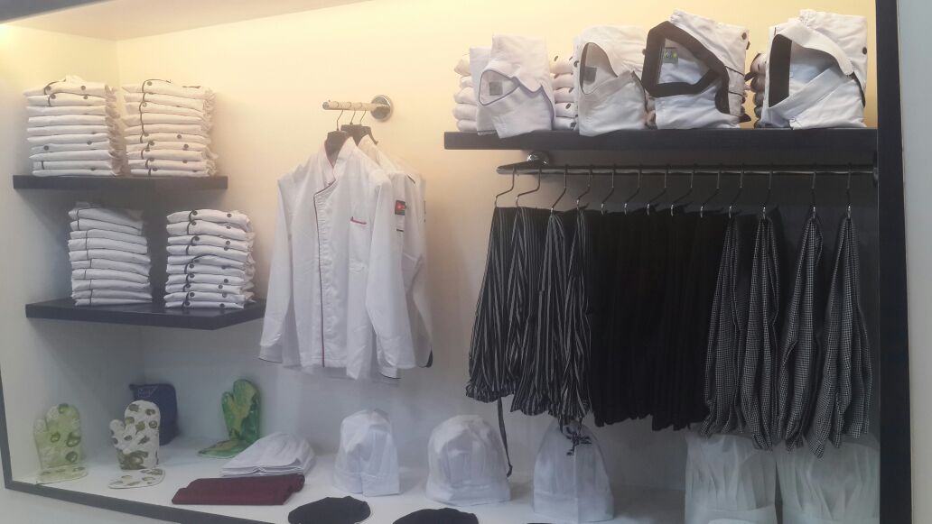 Uniform للمطاعم
لا تنسَ أنك شاهدت هذا الإعلان في عنكبوت
لاصحاب المطاعم يتوفر لدينا ملابس للشي...