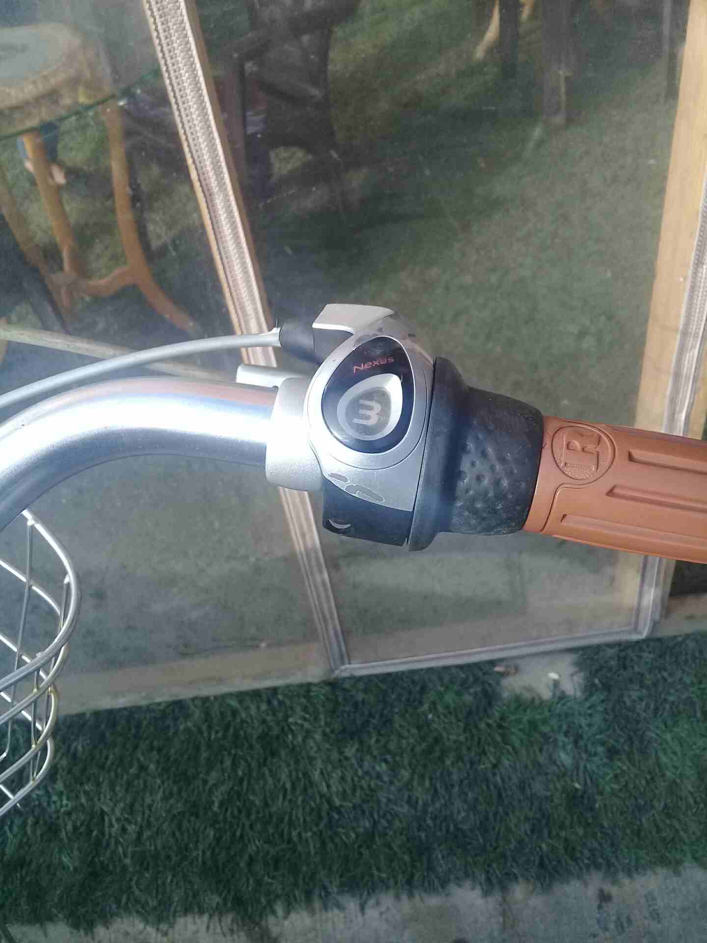 بسكليت للبيع
لا تنسَ أنك شاهدت هذا الإعلان في عنكبوت
بحالة الوكالة كما بالصور 3 سرعات جرس و قفل...