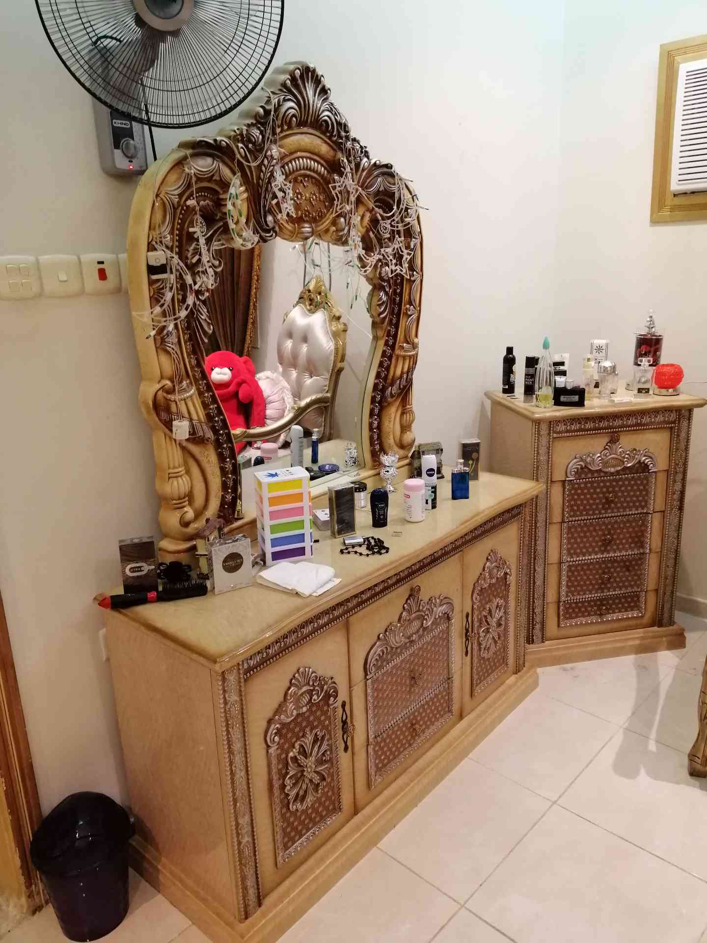 غرفة نوم فاخرة
لا تنسَ أنك شاهدت هذا الإعلان في عنكبوت
غرفة نوم للعرسان استخدام 6 اشهر
شبه ال...