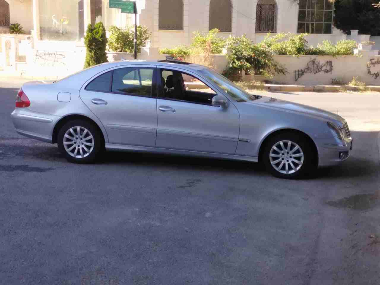 مرسيدس E200 اليجانس موديل 2007
لا تنسَ أنك شاهدت هذا الإعلان في عنكبوت
مرسيدس E200 اليجانس/كومبرى...