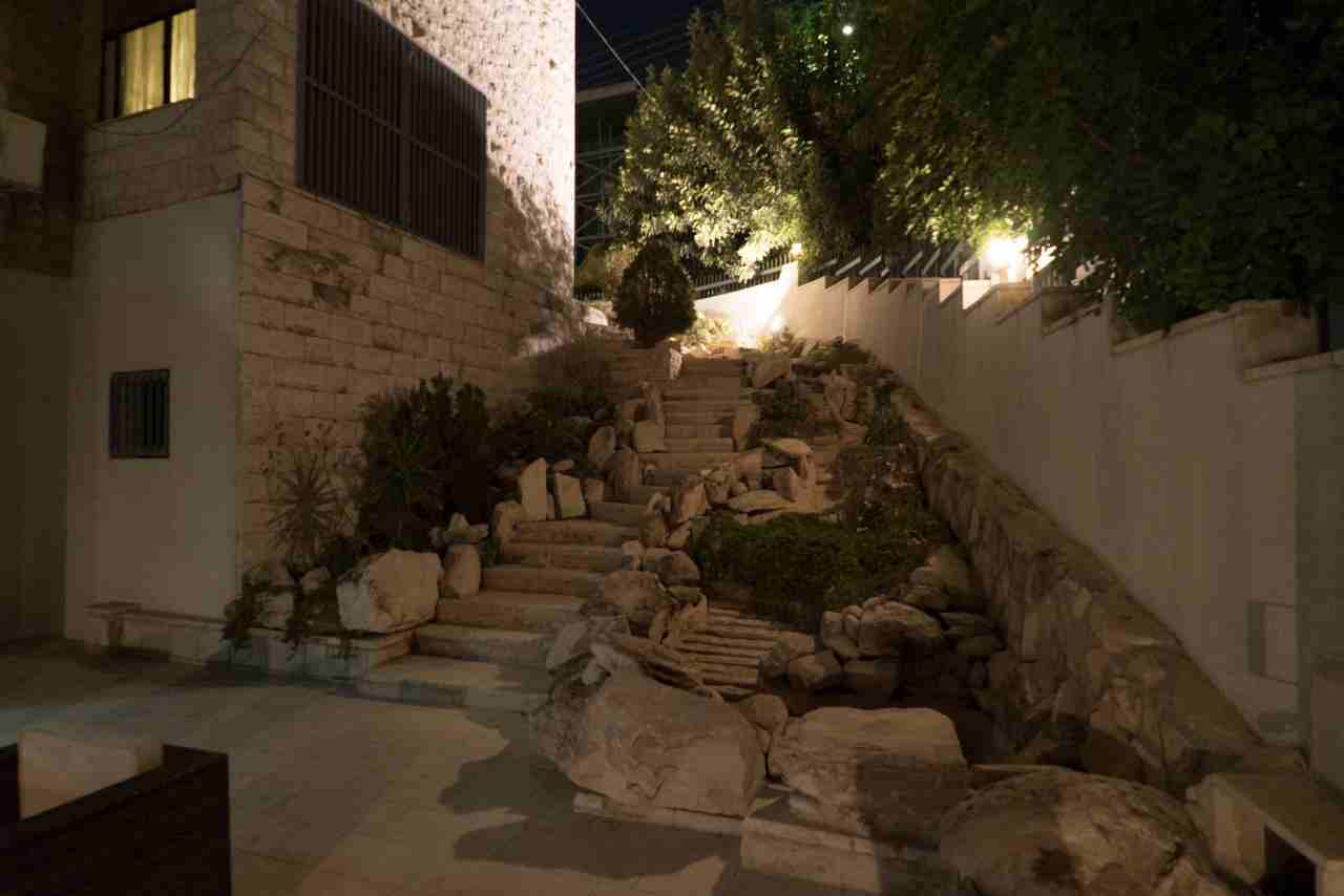 Furnished villa for rent in Alayoumi, Al-Sabouzi and Al-Shahri in Abdoun - New
لا تنسَ أنك شاهدت هذا الإعلان في عنكبوت...