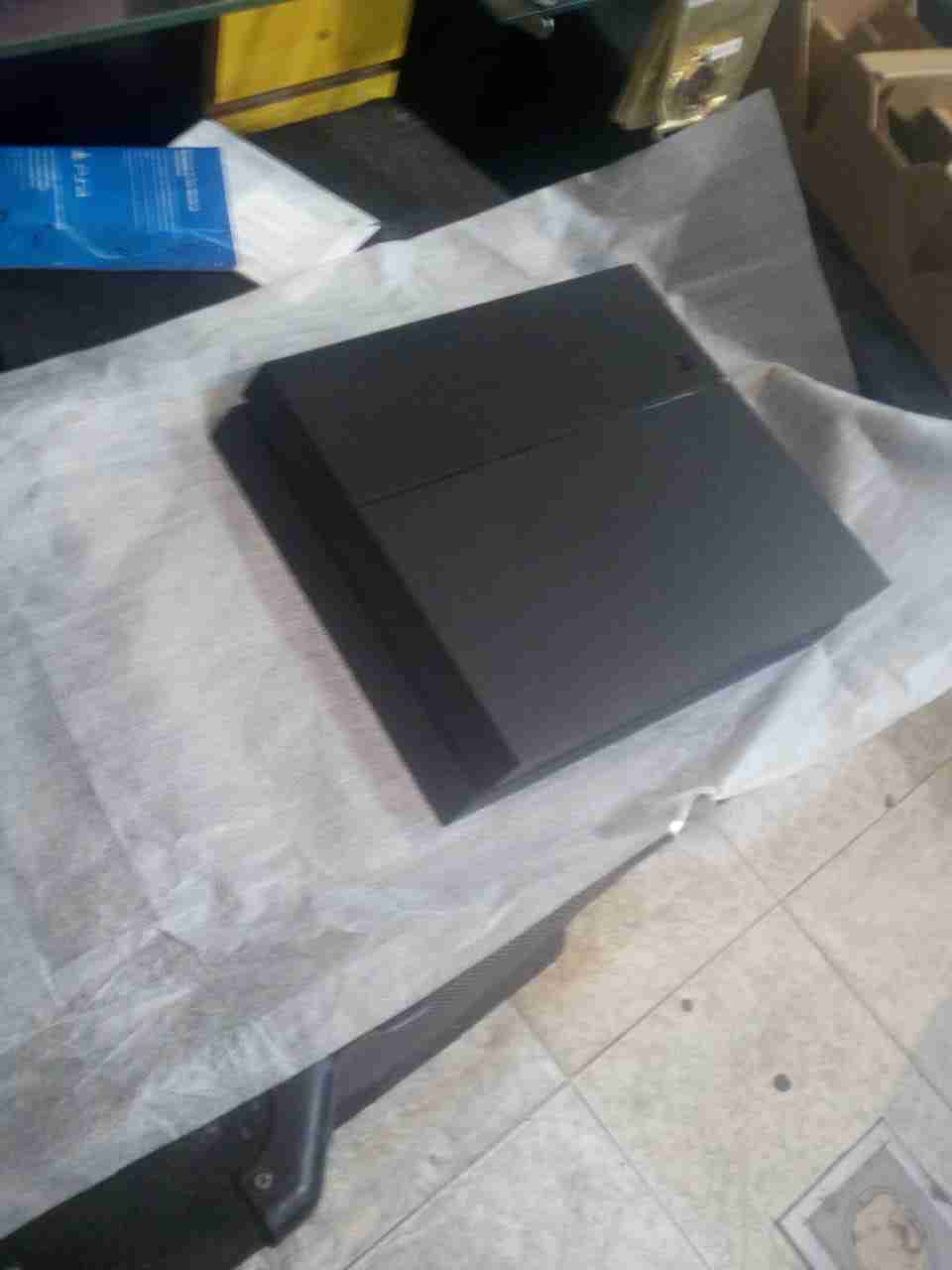PS4 بحالة الجديد مع 3 سيديات
لا تنسَ أنك شاهدت هذا الإعلان في عنكبوت
الجهاز بحالة الجديد ولاش...
