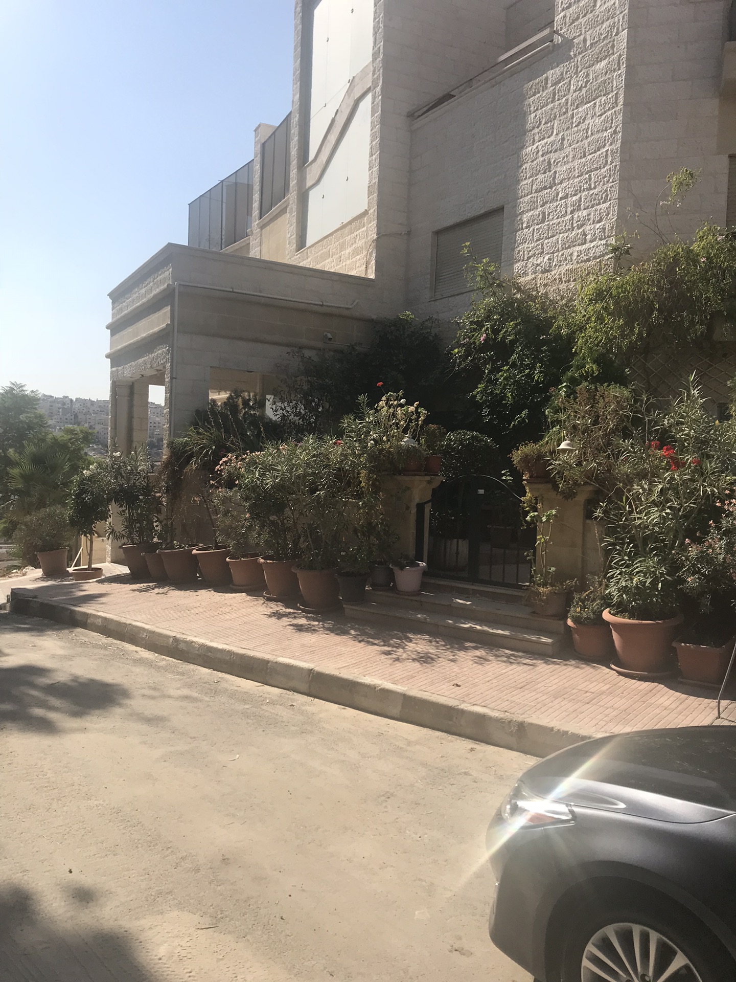 شقه للبيع في عبدون قرب السفارة البريطانية                                            


	 				لا تنسَ أنك شاهدت هذا الإعلان في عنكبوت            
	 				
                                شقه للبيع ق...