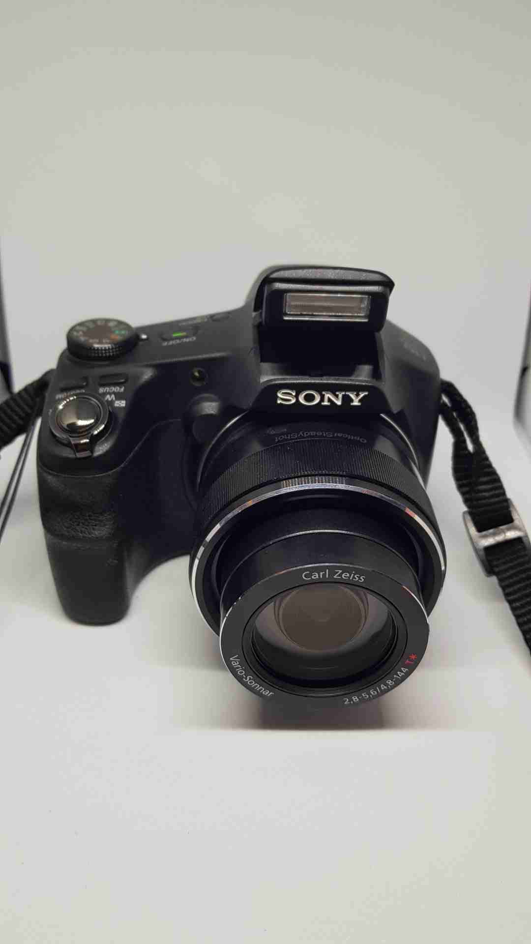 Sony Cyber-shot DSC-HX200V 18.2 MP 30X optical zoom
IN EXCELLENT CONDITION
لا تنسَ أنك شاهدت هذا الإعلان في عنكبوت...