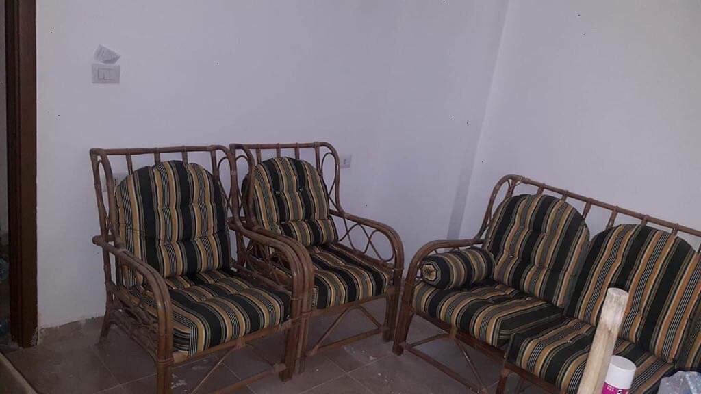 furniture for outside doors
لا تنسَ أنك شاهدت هذا الإعلان في عنكبوت
5 seats confortable and l...