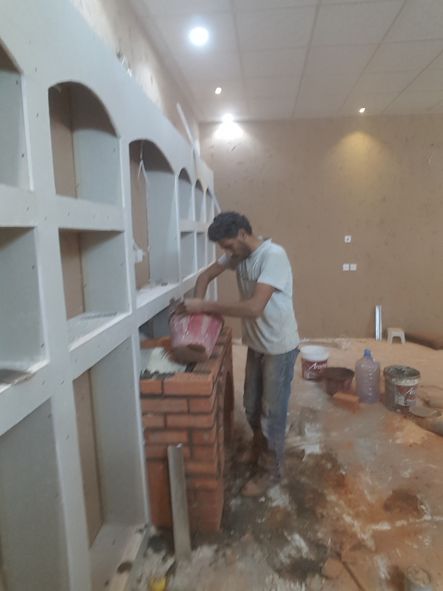 فني تركيب مشبات قرميد نوافير شلالات مغاسل رخام طوب زجاجي ديكورات فنية
لا تنسَ أنك شاهدت هذا الإعلان في عنكبوت...