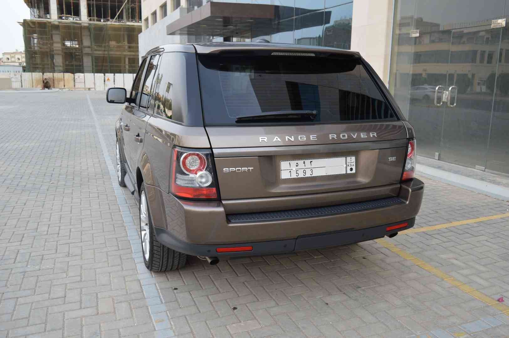 رانج روفر سبورت 2013 فل كامل
لا تنسَ أنك شاهدت هذا الإعلان في عنكبوت
حالة السيارة قمة النظاف...