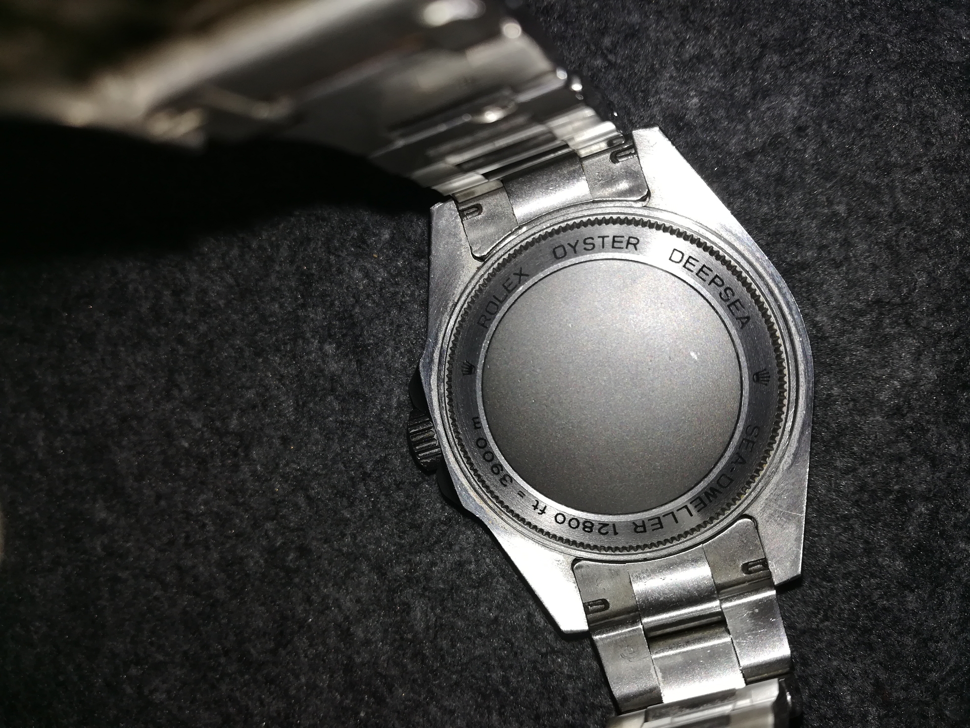 ROLEX DEEB SEA
لا تنسَ أنك شاهدت هذا الإعلان في عنكبوت
اعلى صنف ولون مميز.......