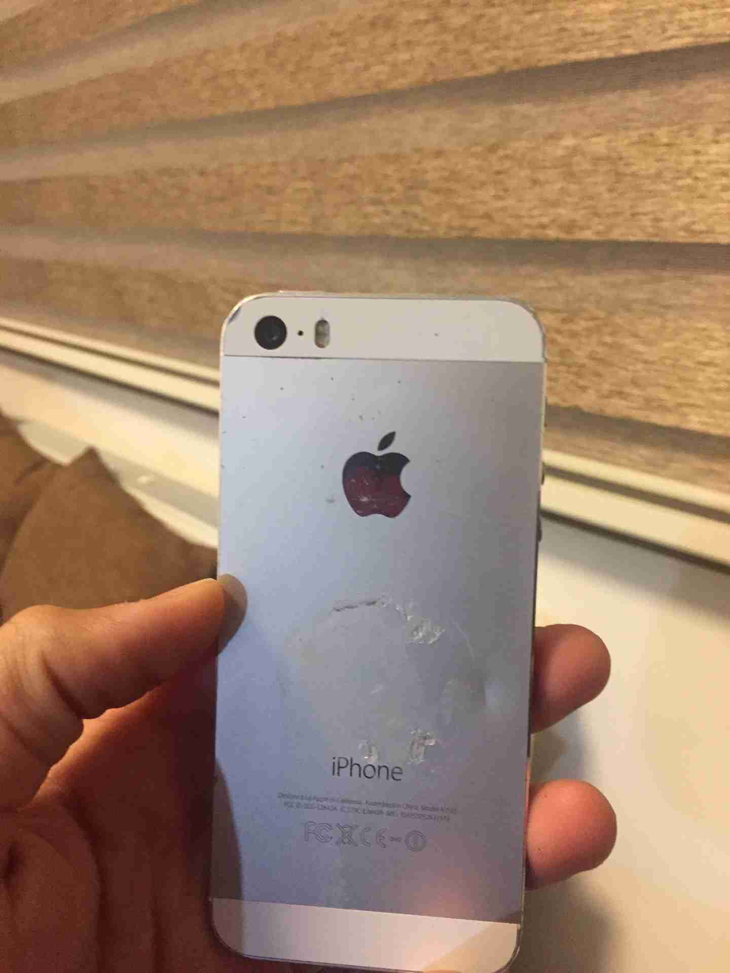 ايفون 5s 32 جيجا للبيع قابل للتفاوض                                            


	 				لا تنسَ أنك شاهدت هذا الإعلان في عنكبوت            
	 				
                                ايفون 5s فضي 
طعو...