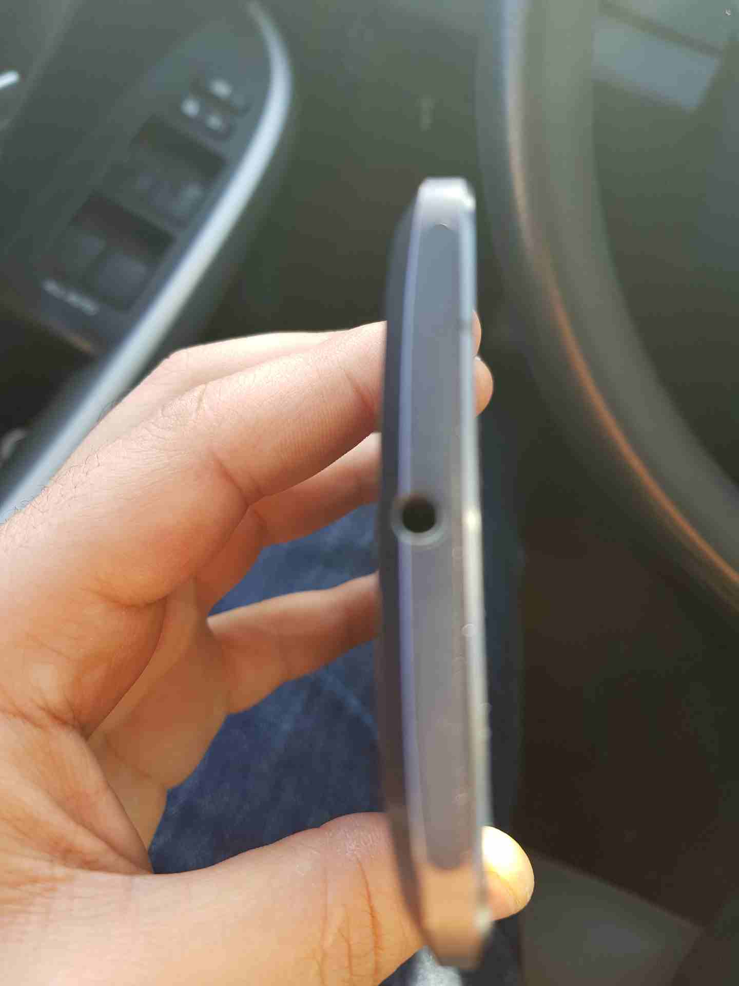 htc m10
لا تنسَ أنك شاهدت هذا الإعلان في عنكبوت
الجهاز نظيف جدا
في نقرة من عند مدخل الشحن فقط...