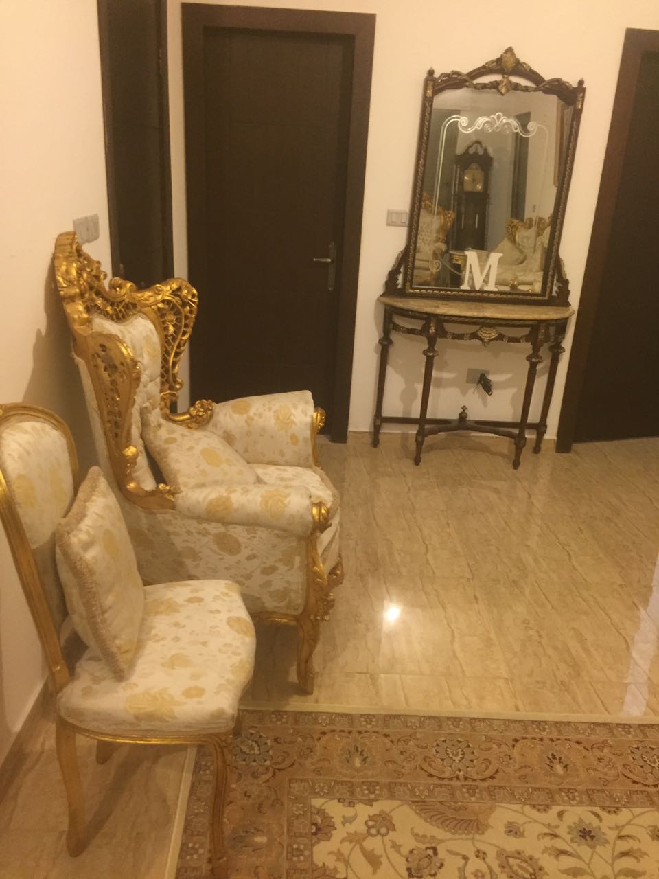 أثاث بيت راقي للبيع
لا تنسَ أنك شاهدت هذا الإعلان في عنكبوت
أثاث بيت راقي للبيع بداعي السفر ،...