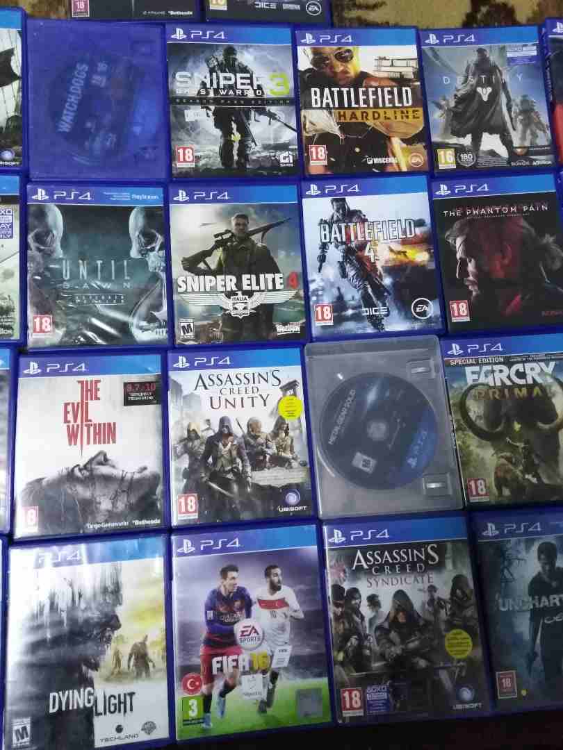 العاب بلايستيشن PS4 GAMES مستعملة
لا تنسَ أنك شاهدت هذا الإعلان في عنكبوت
مجموعة العاب بلايستيشن...