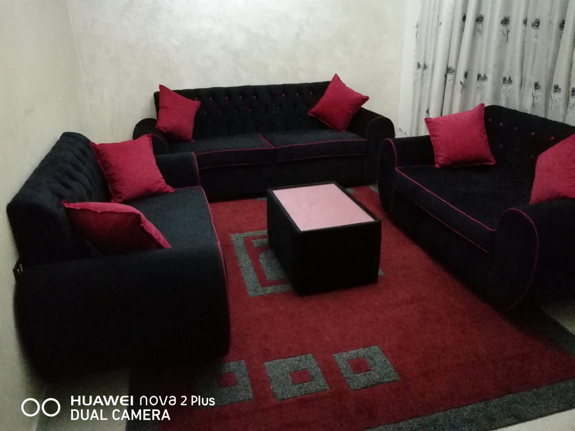 أطقم كنب كورنرات الوسام نزلت اسعار الكورنرات
لا تنسَ أنك شاهدت هذا الإعلان في عنكبوت
تعلن مفر...