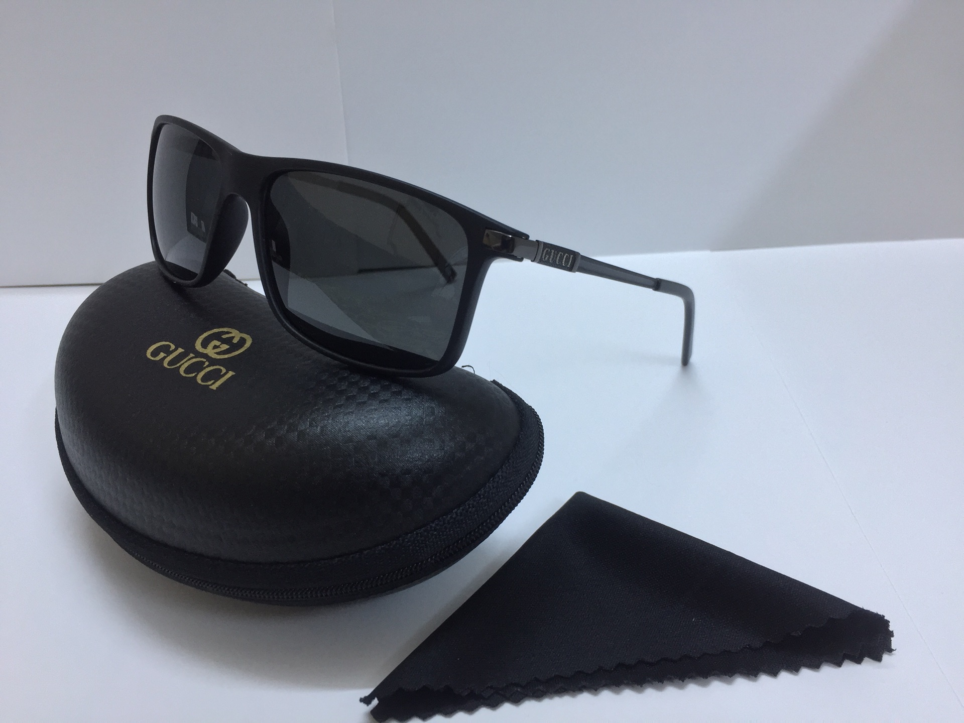 عرض خاص على نظارات ماركات 60 ريال
لا تنسَ أنك شاهدت هذا الإعلان في عنكبوت
نظارات ماركات
( رج...
