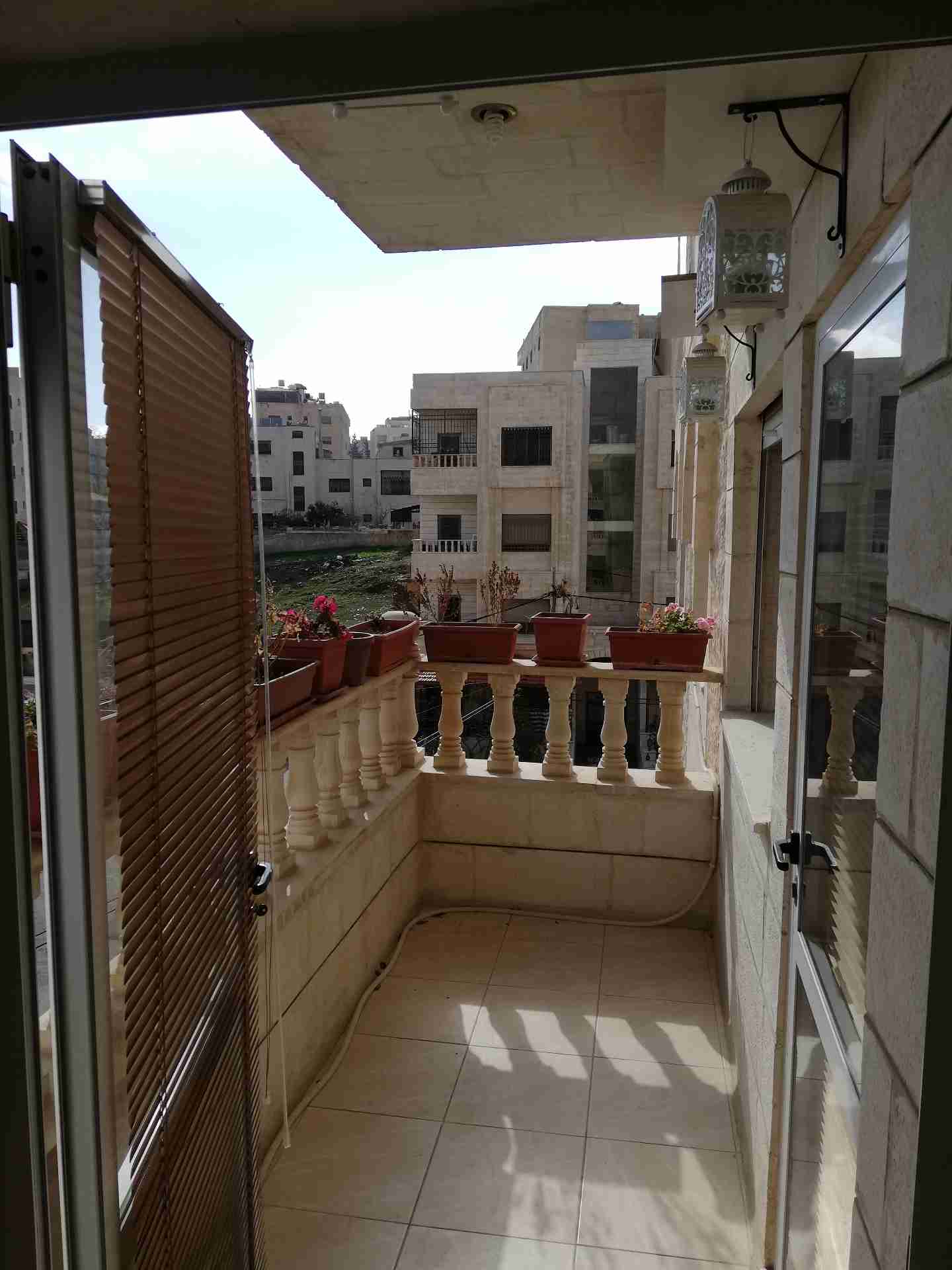 شقة للإيجار في الجبيهة مقابل القنصلية السعودية(عائلات فقط)
لا تنسَ أنك شاهدت هذا الإعلان في عنكبوت...