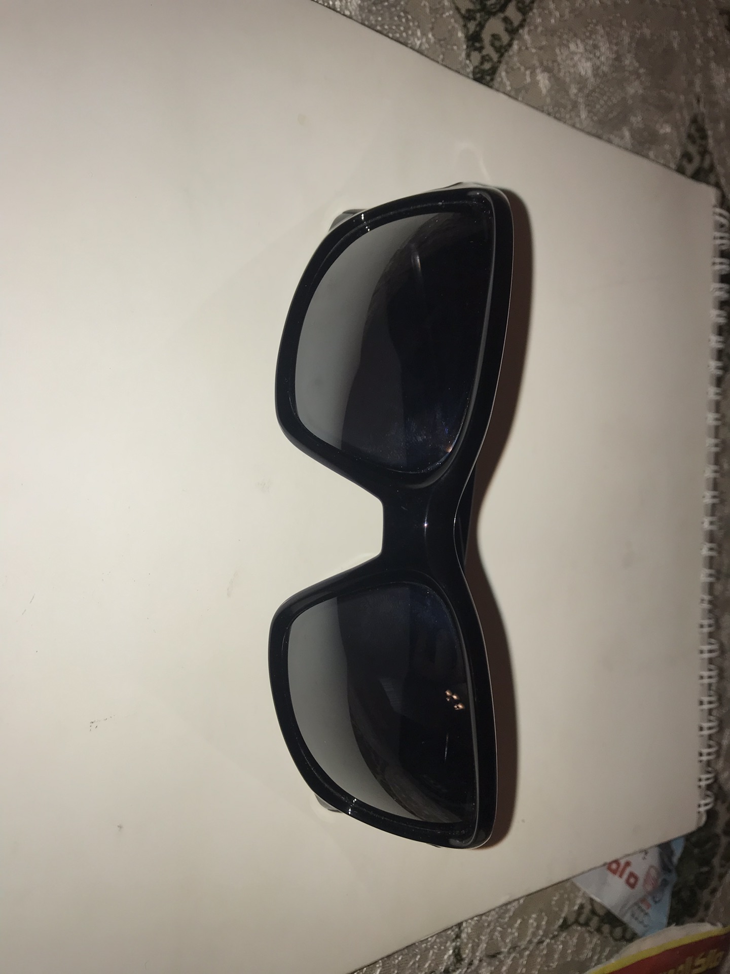 Oakley
لا تنسَ أنك شاهدت هذا الإعلان في عنكبوت
النوع straightlink صناعة أمريكية
نوعية العدسة...
