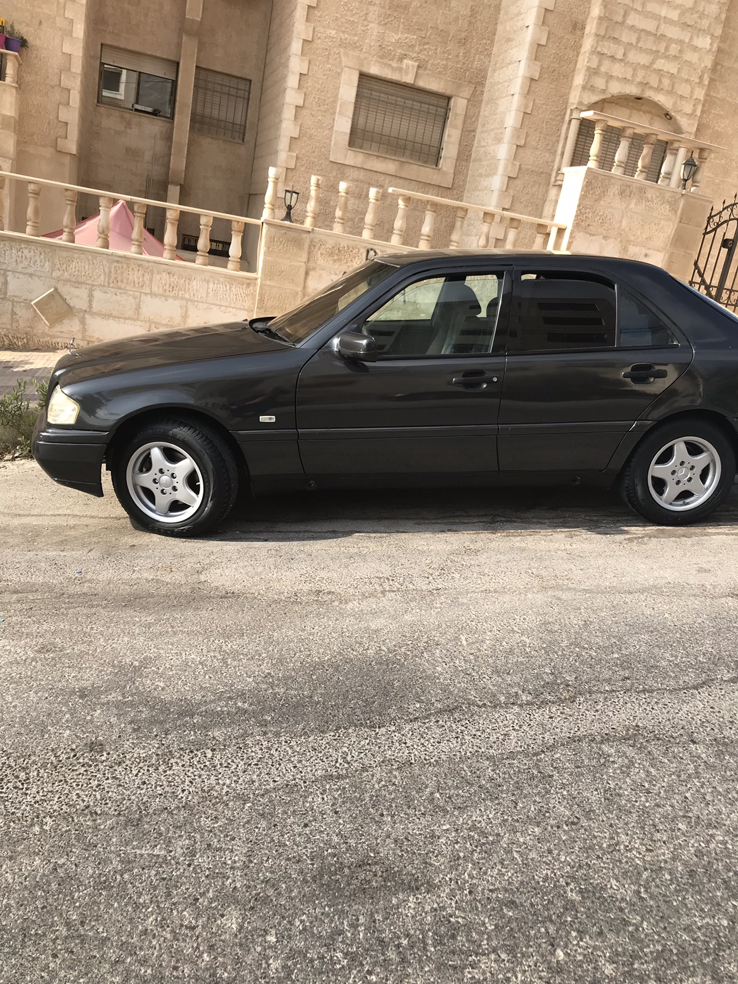 مرسيدس سي200 1995
لا تنسَ أنك شاهدت هذا الإعلان في عنكبوت
لاتحتاج صيانه غرفه ومشيه نخب بحاجة...