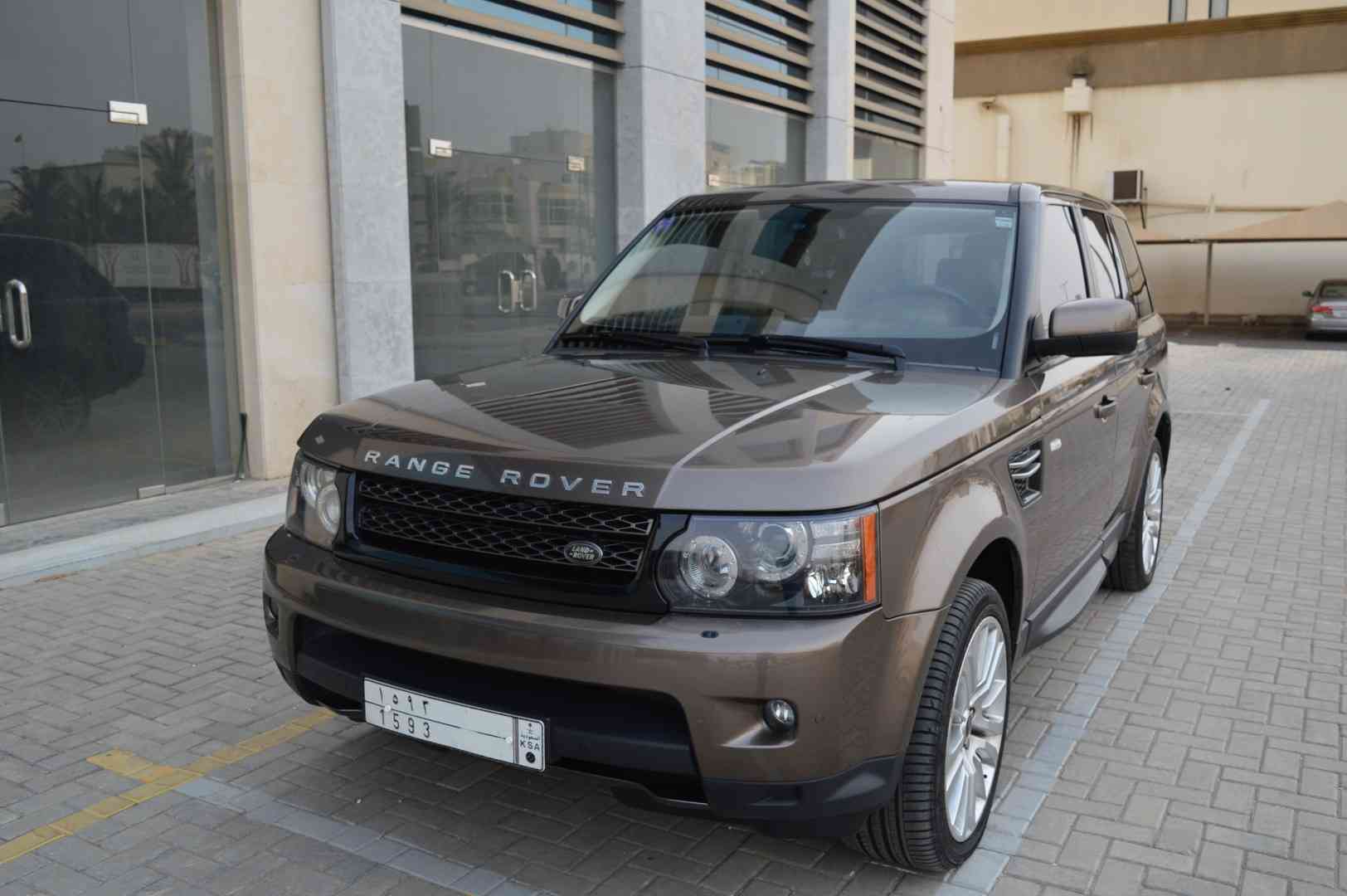رانج روفر سبورت 2013 فل كامل
لا تنسَ أنك شاهدت هذا الإعلان في عنكبوت
حالة السيارة قمة النظاف...