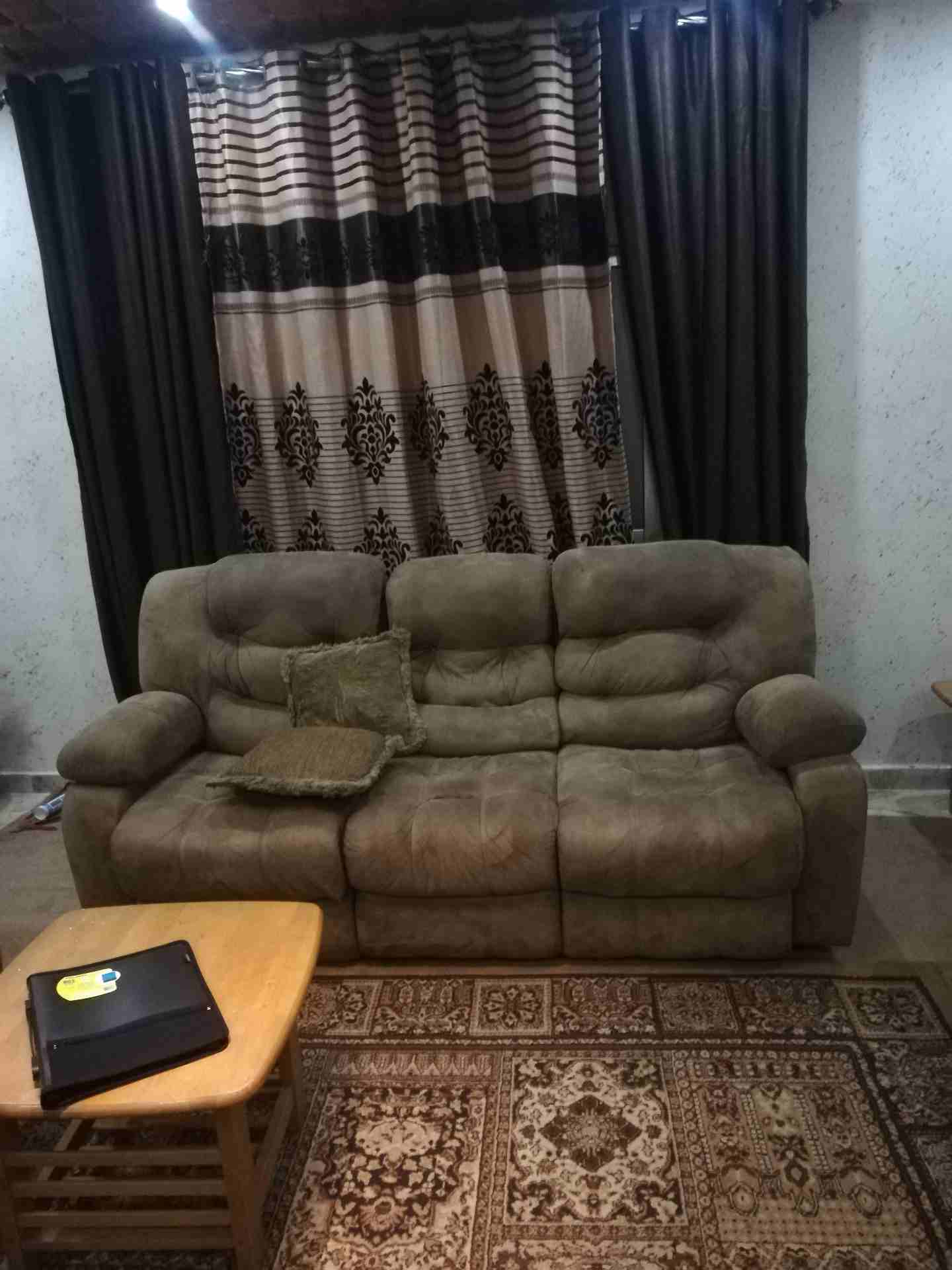 كنب ريكلاينر امريكي كلاسيك
لا تنسَ أنك شاهدت هذا الإعلان في عنكبوت
طقم كنب ريكلاينر امريكي ثقيل ج...