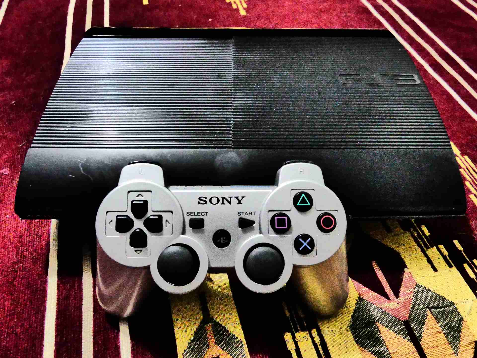... ps3 بحاااال الوكالة..
لا تنسَ أنك شاهدت هذا الإعلان في عنكبوت
بلاستيشن 3... سوبر سليم... بحال...