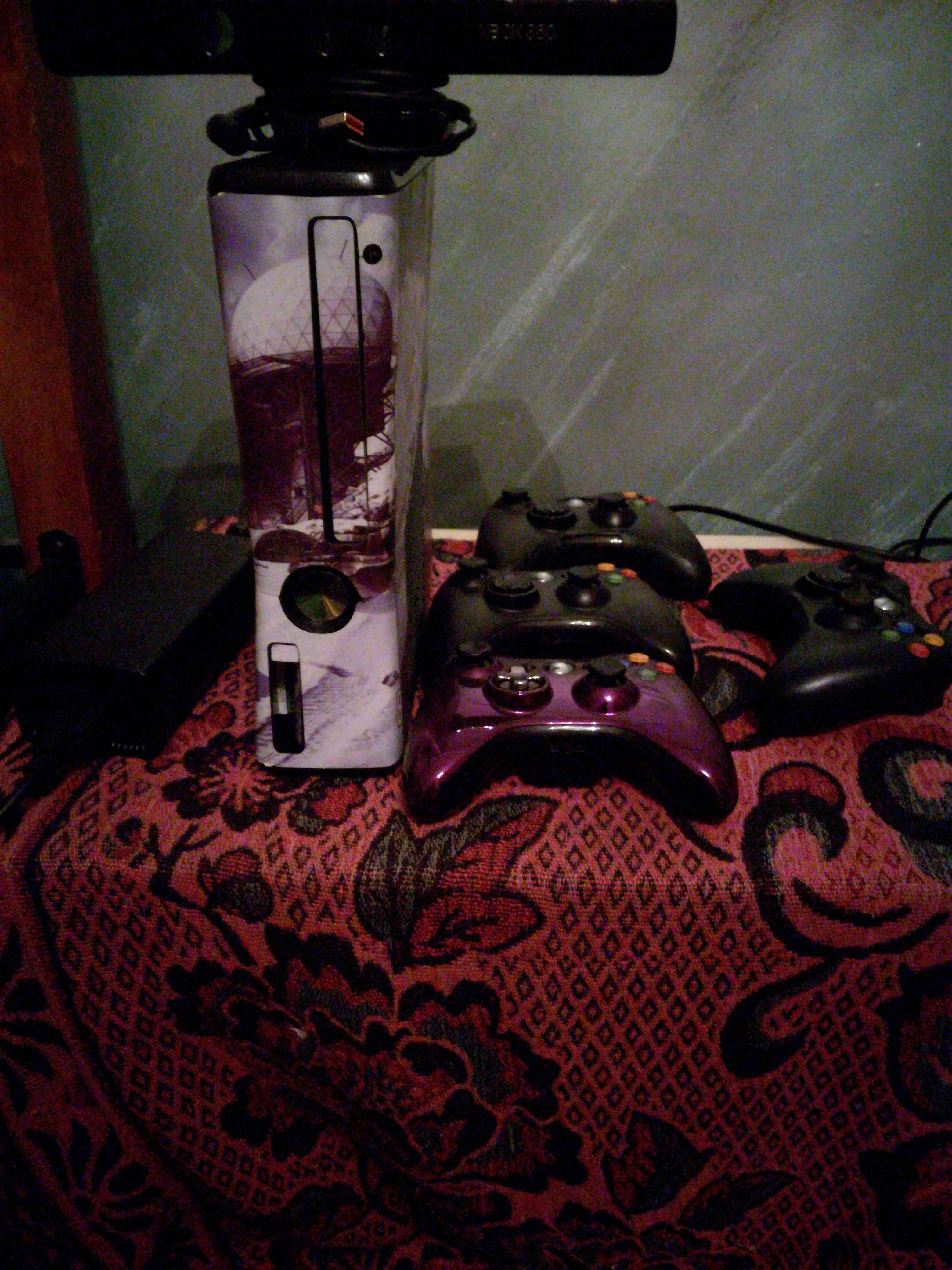 مع هارد دسك Xbox 360 slim للبيع بحالة ممتازه او للبدل                                            


	 				لا تنسَ أنك شاهدت هذا الإعلان في عنكبوت...