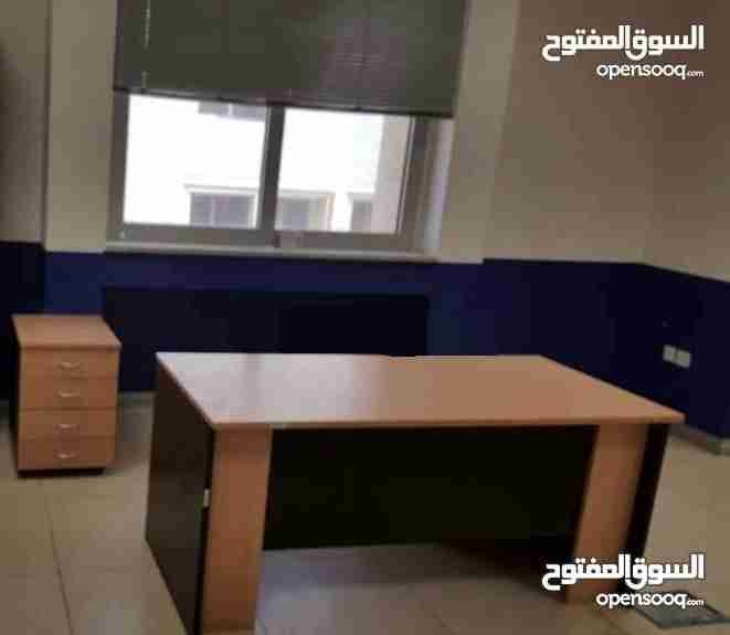 طاولة مكتب و ادراج                                            


	 				لا تنسَ أنك شاهدت هذا الإعلان في عنكبوت            
	 				
                                مكتب عرض 140 مستعمل بحالة الوكاله...