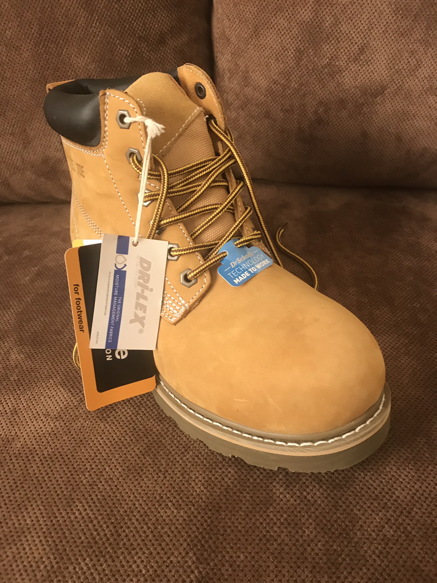 dr scholl safety shoes                                            


	 				لا تنسَ أنك شاهدت هذا الإعلان في عنكبوت            
	 				
                                جديد غير مستعمل 
قياس 43...