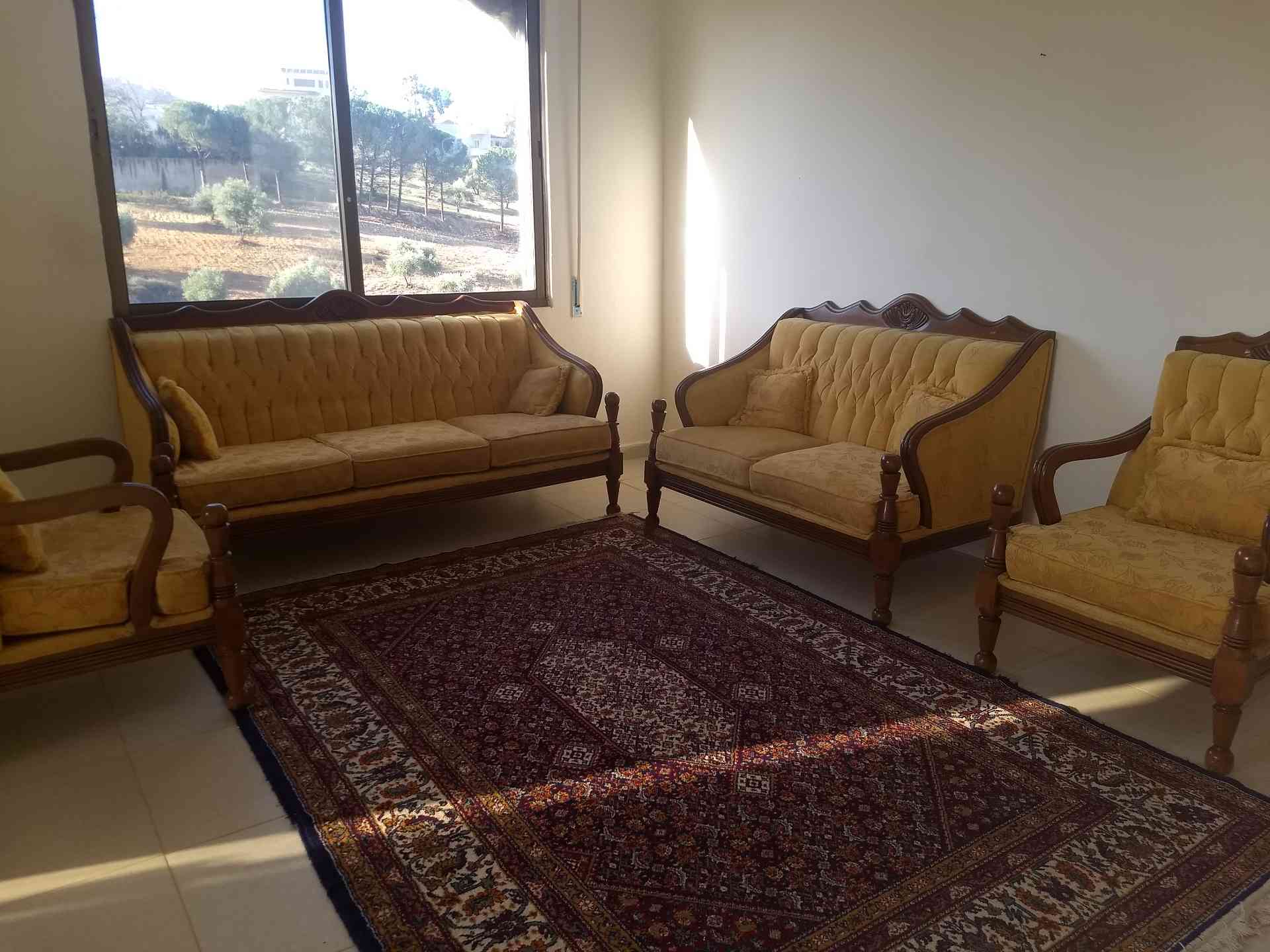 كنب بحالة ممتازة                                            


	 				لا تنسَ أنك شاهدت هذا الإعلان في عنكبوت            
	 				
                                طقم كنب بحالة ممتازة البيع بداعي الس...