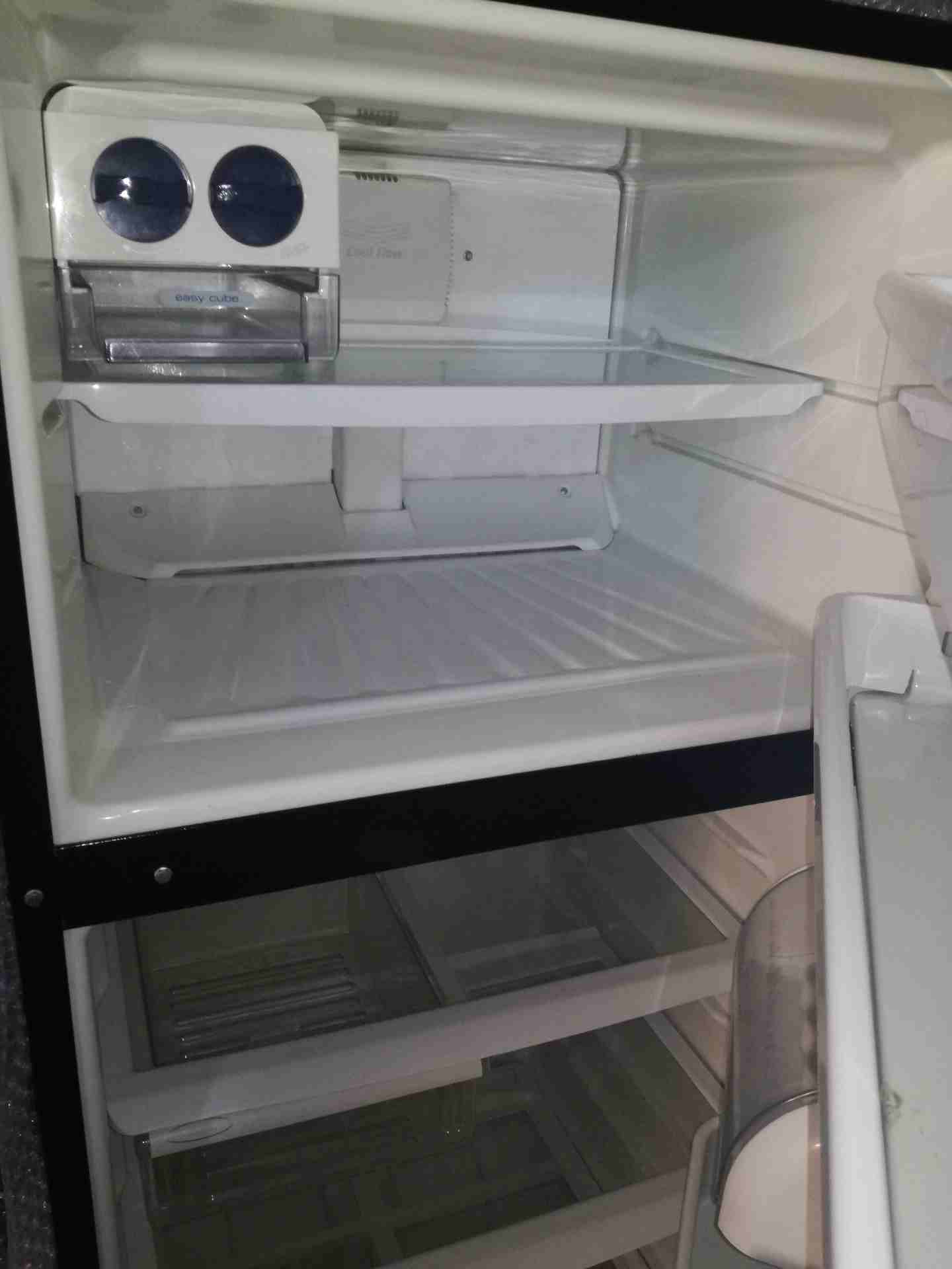 للبيع ثلاجه نوع MAYTAG سعة 630 لتر وارد من دبي
لا تنسَ أنك شاهدت هذا الإعلان في عنكبوت
للبيع ثلاج...