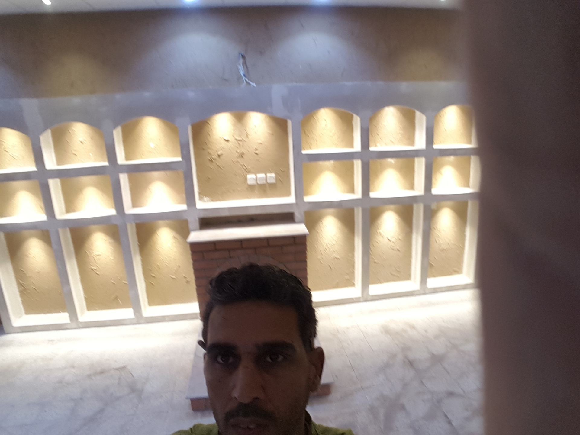 فني تركيب مشبات قرميد نوافير شلالات مغاسل رخام طوب زجاجي ديكورات فنية
لا تنسَ أنك شاهدت هذا الإعلان في عنكبوت...