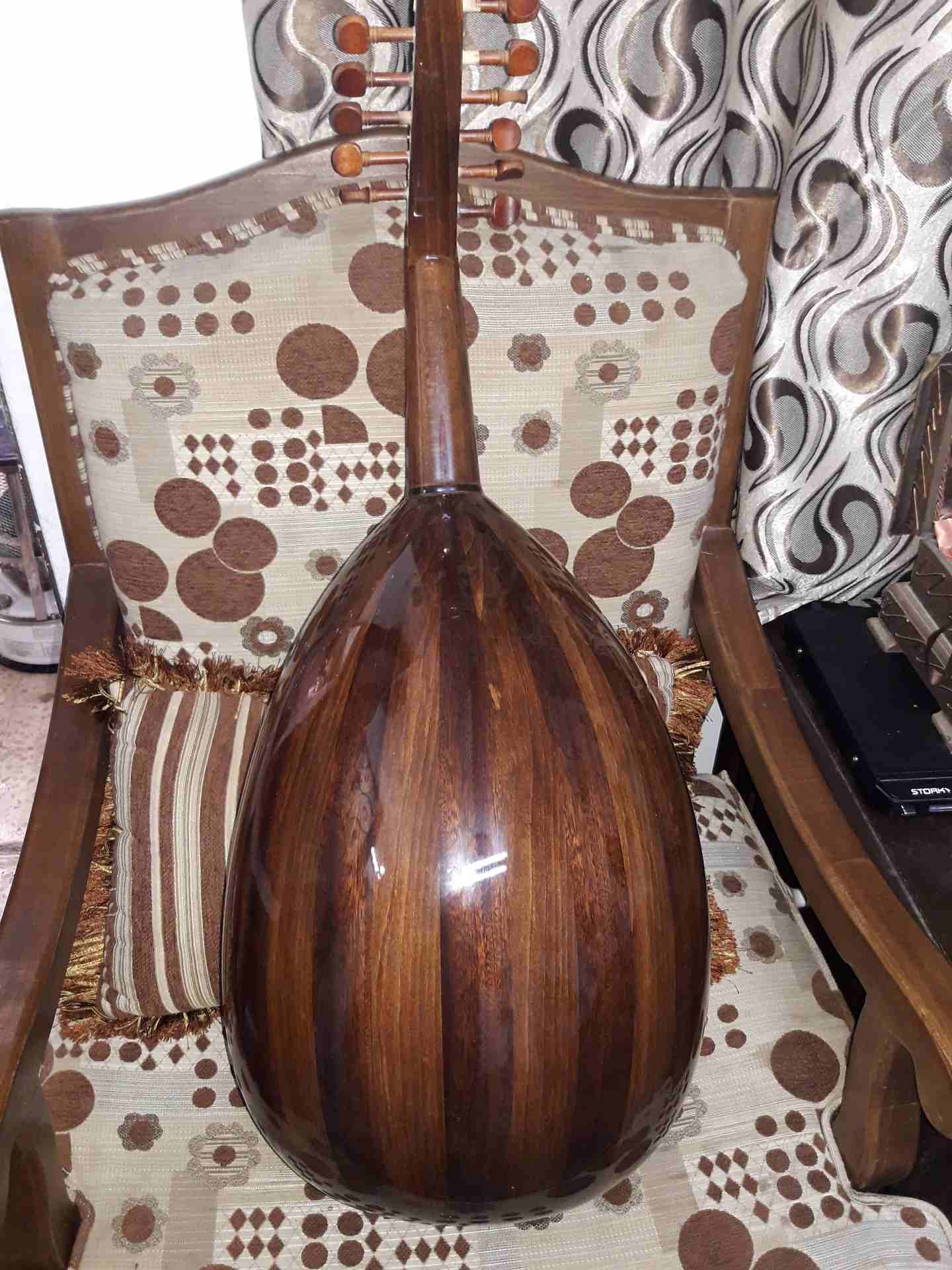 عود من خشب الجوز وميقانو وجه سيبرس                                            


	 				لا تنسَ أنك شاهدت هذا الإعلان في عنكبوت            
	 				
                            صوت جميل موديل مغرابي...
