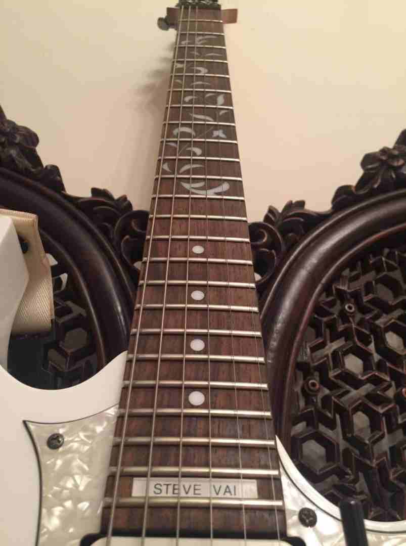 Ibanez JEM 555 / جيتار
لا تنسَ أنك شاهدت هذا الإعلان في عنكبوت
اليكترك جيتار Ibanez Ibanez JEM 55...