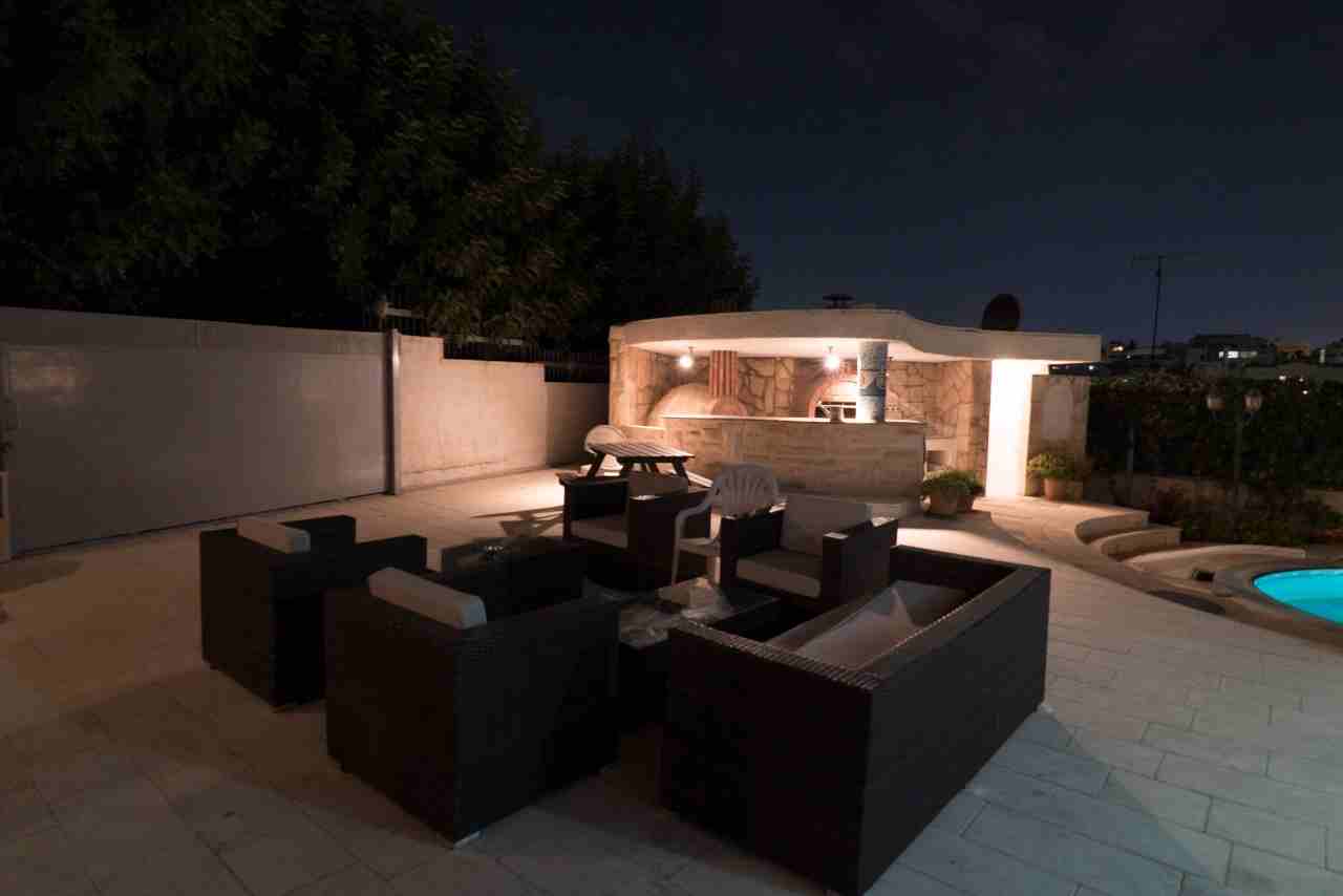 Furnished villa for rent in Alayoumi, Al-Sabouzi and Al-Shahri in Abdoun - New
لا تنسَ أنك شاهدت هذا الإعلان في عنكبوت...