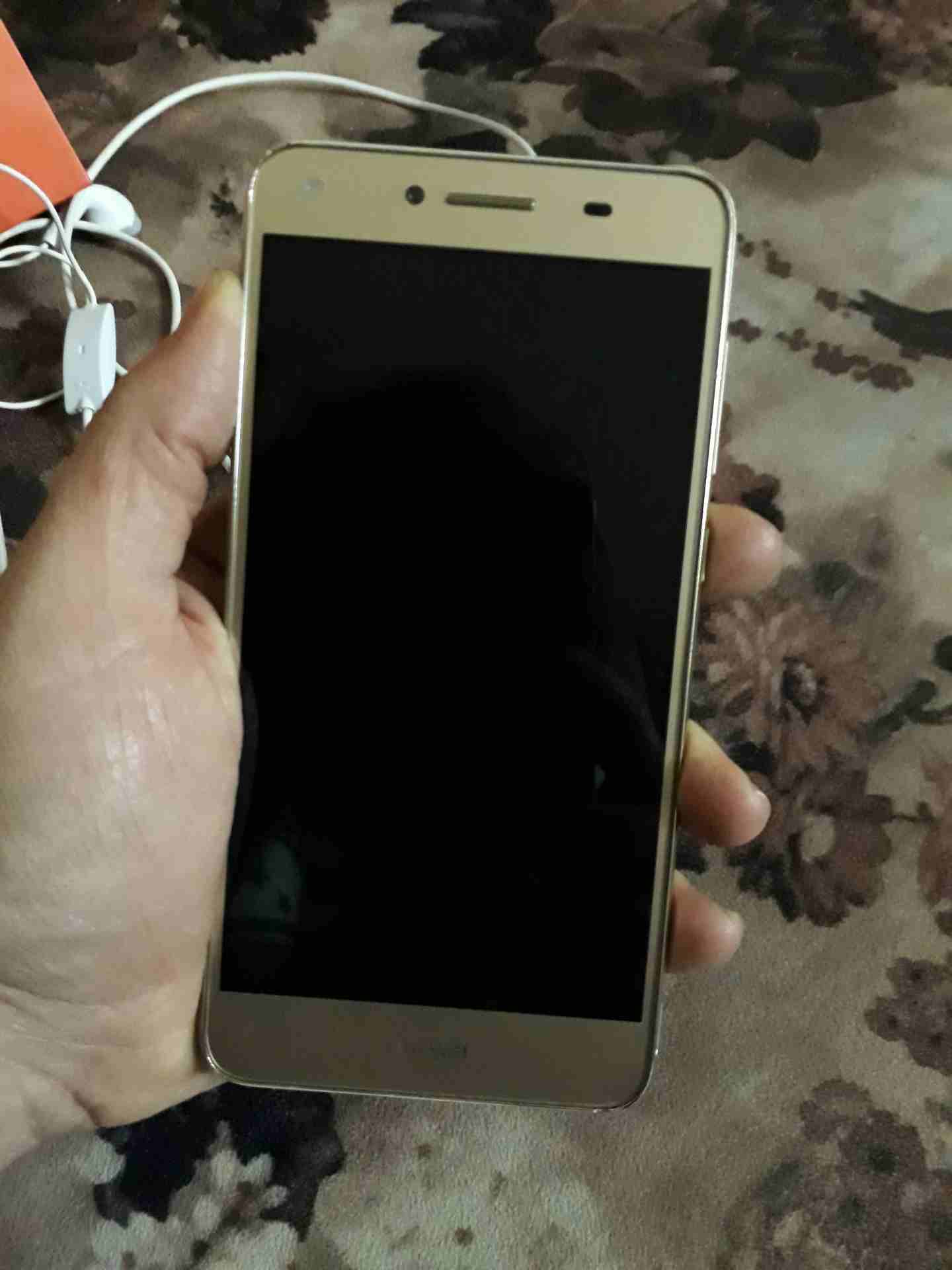 y5 2016
لا تنسَ أنك شاهدت هذا الإعلان في عنكبوت
الجهاز نضيف جداا معه كرتونه شاحن سماعات...