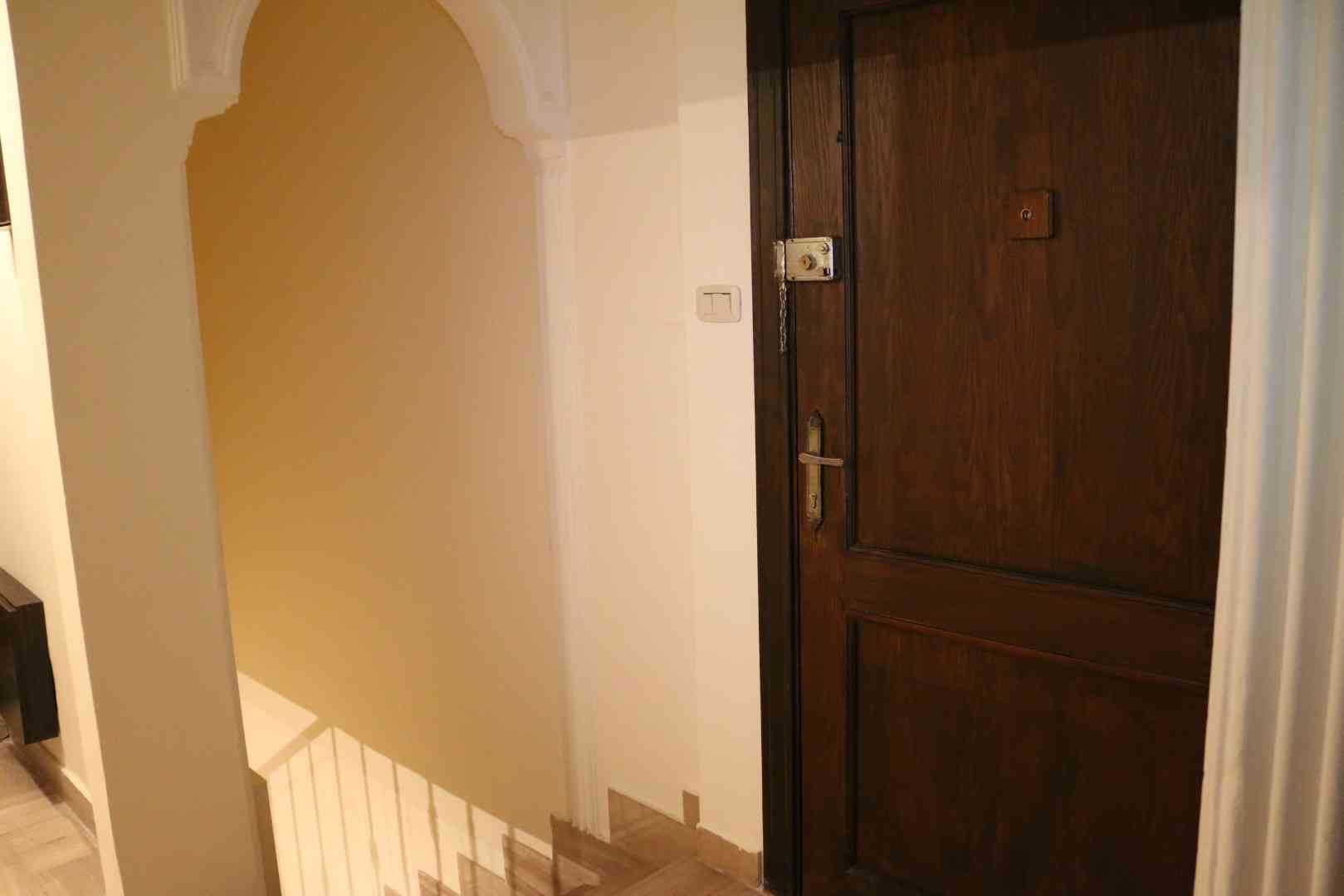 شقة ارضية دوبلكس قرب دوار عبدون للبيع بسعر مغري جدا من المالك
لا تنسَ أنك شاهدت هذا الإعلان في عنكبوت...
