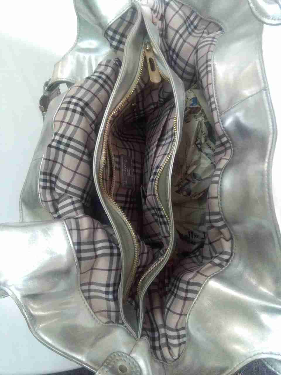 شنطه ماركة بربري استعمال خفيف
لا تنسَ أنك شاهدت هذا الإعلان في عنكبوت
للطلب خاص توصيل للرياض...