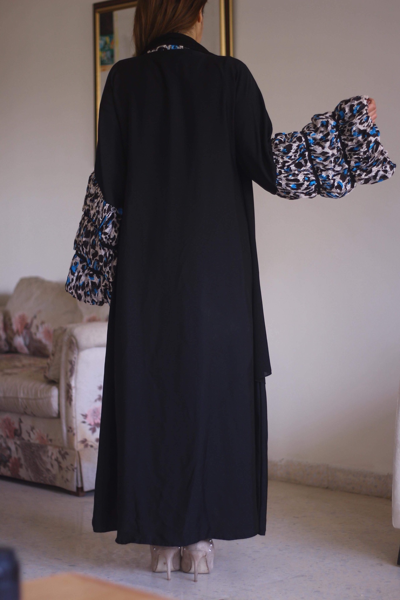 New handmade abayas by a saudi designer. عبايات فخمة من مصممة سعودية
لا تنسَ أنك شاهدت هذا الإعلان في عنكبوت...