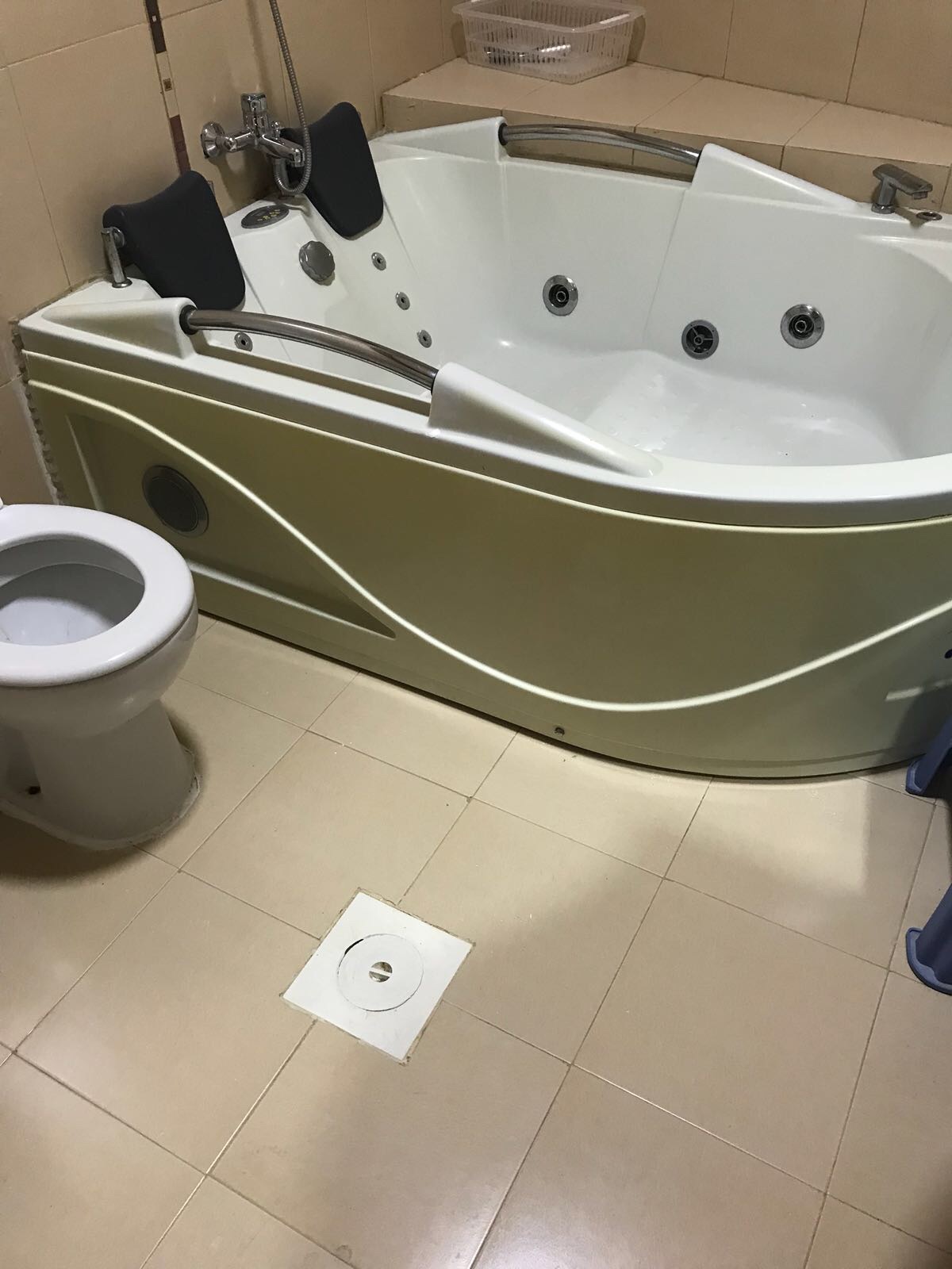 Ground Floor apartment for sale in Amman
لا تنسَ أنك شاهدت هذا الإعلان في عنكبوت
شقة ارضي184...