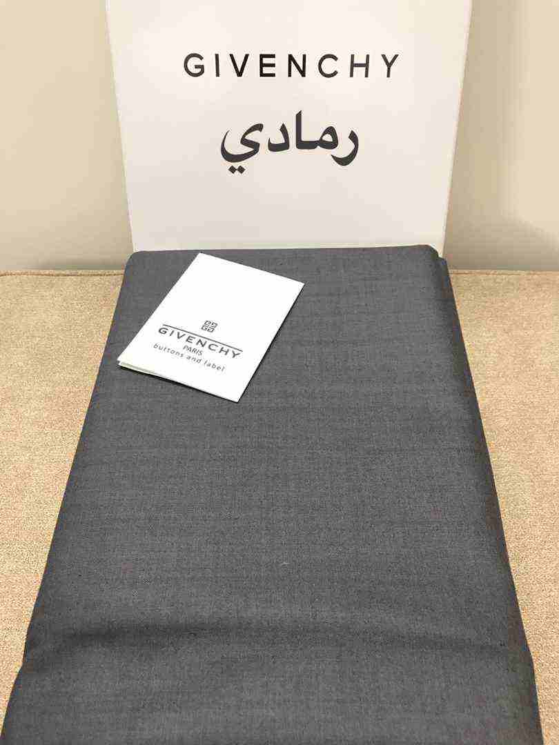 أقمشة جفينشى
لا تنسَ أنك شاهدت هذا الإعلان في عنكبوت
اقمشة جفينشى الرجالية
قماش صيفى ابيض وكريمى...