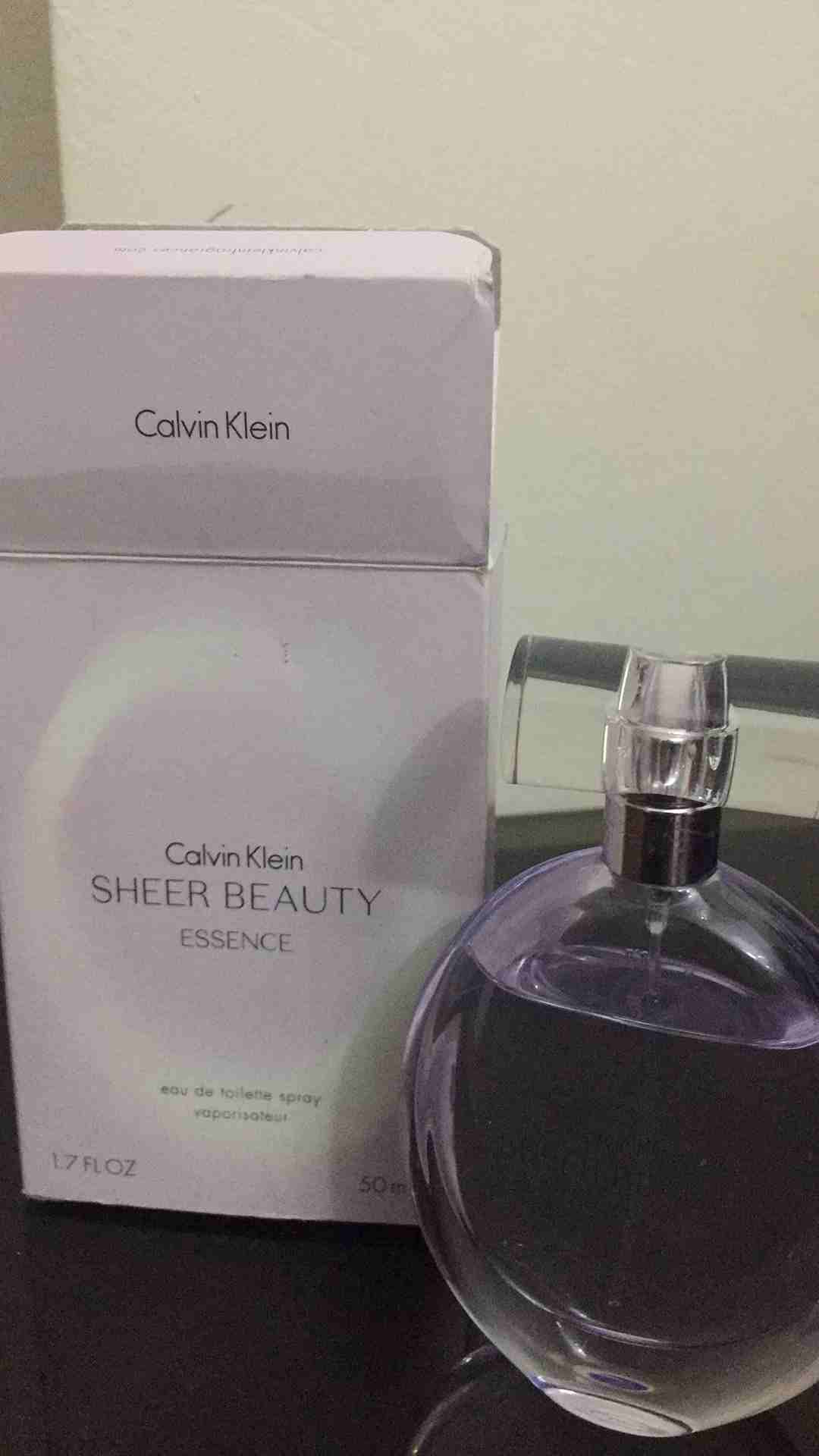 عطر من امريكا
لا تنسَ أنك شاهدت هذا الإعلان في عنكبوت
Calvin Klein عطر من امريكا...