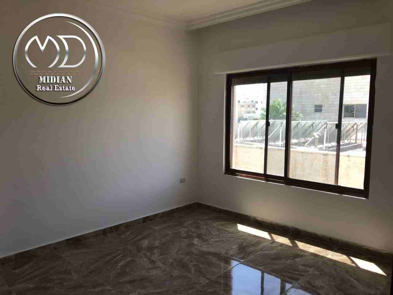 شقق جديدة للبيع الامير راشد قرب شارع عبد الله غوشه 90م ارضي وطوابق باسعار مناسبه .
لا تنسَ أنك شاهدت هذا الإعلان في عنكبوت...