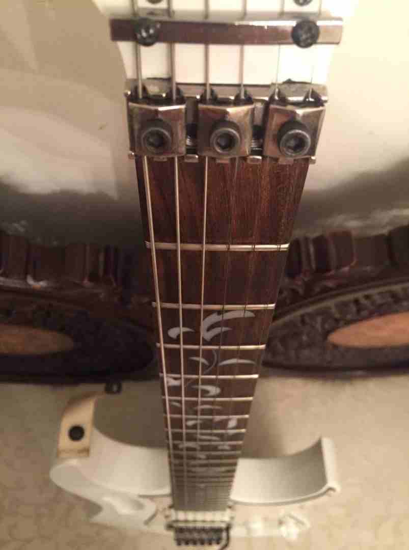 Ibanez JEM 555 / جيتار
لا تنسَ أنك شاهدت هذا الإعلان في عنكبوت
اليكترك جيتار Ibanez Ibanez JEM 55...