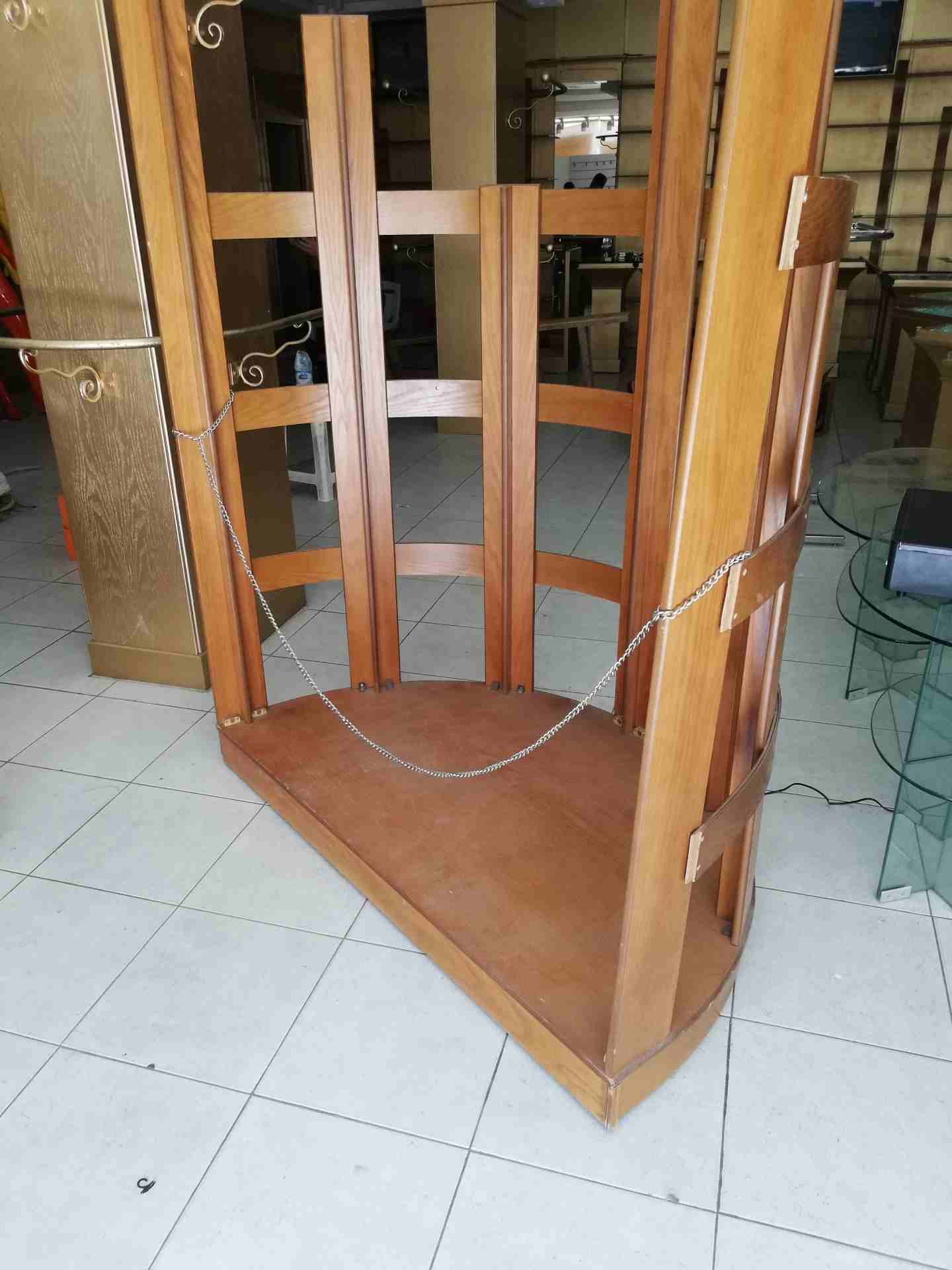 ديكور محل ملابس                                            


	 				لا تنسَ أنك شاهدت هذا الإعلان في عنكبوت            
	 				
                            ملكانات    مكتب   ستاندات   كاونترات  مكت...