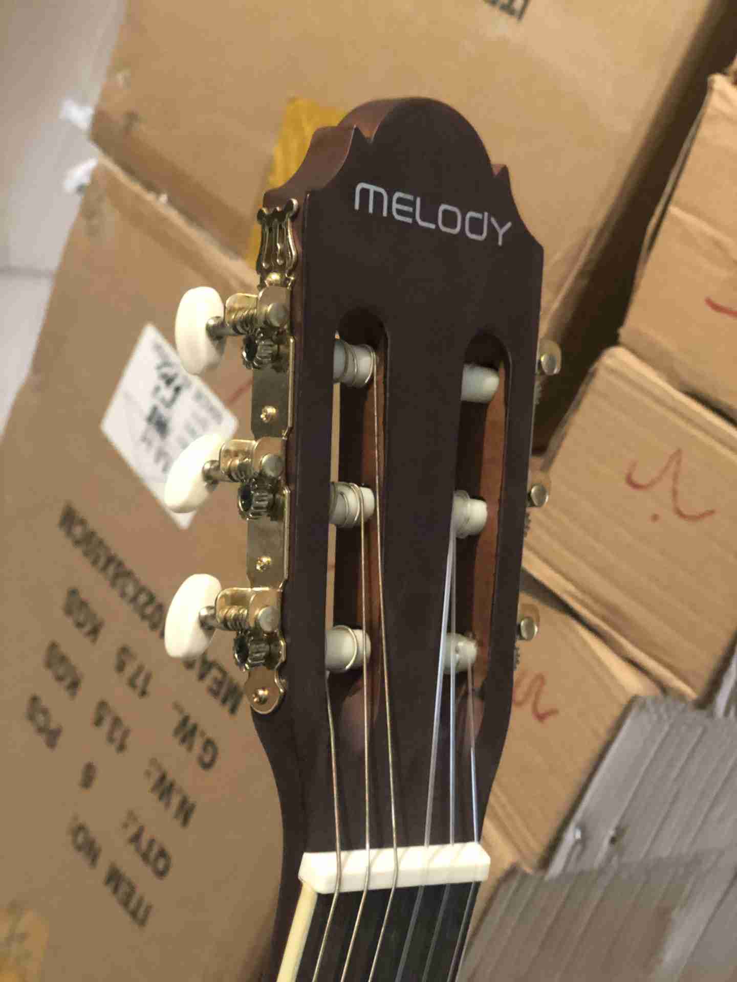 جيتار melody الماني جديد اصلي مسكر بالكرتونه مختوم الماني كلاسيك مع شنته وريشه صدف هديه
لا تنسَ أنك شاهدت هذا الإعلان في عنكبوت...