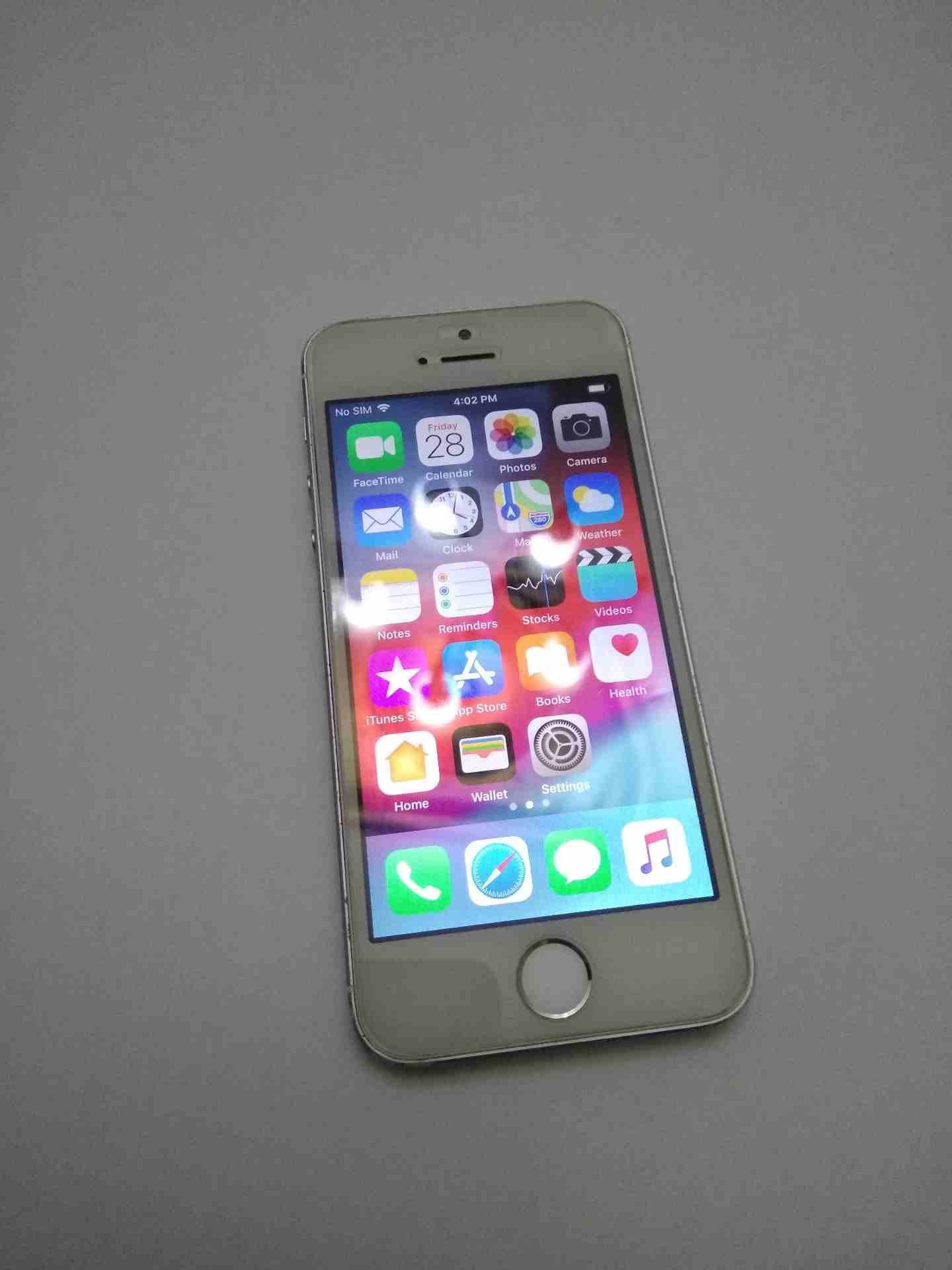 جهازين ايفون 5s iphone
لا تنسَ أنك شاهدت هذا الإعلان في عنكبوت
واحد لون سلفر وواحد لون ذهبي
الثن...