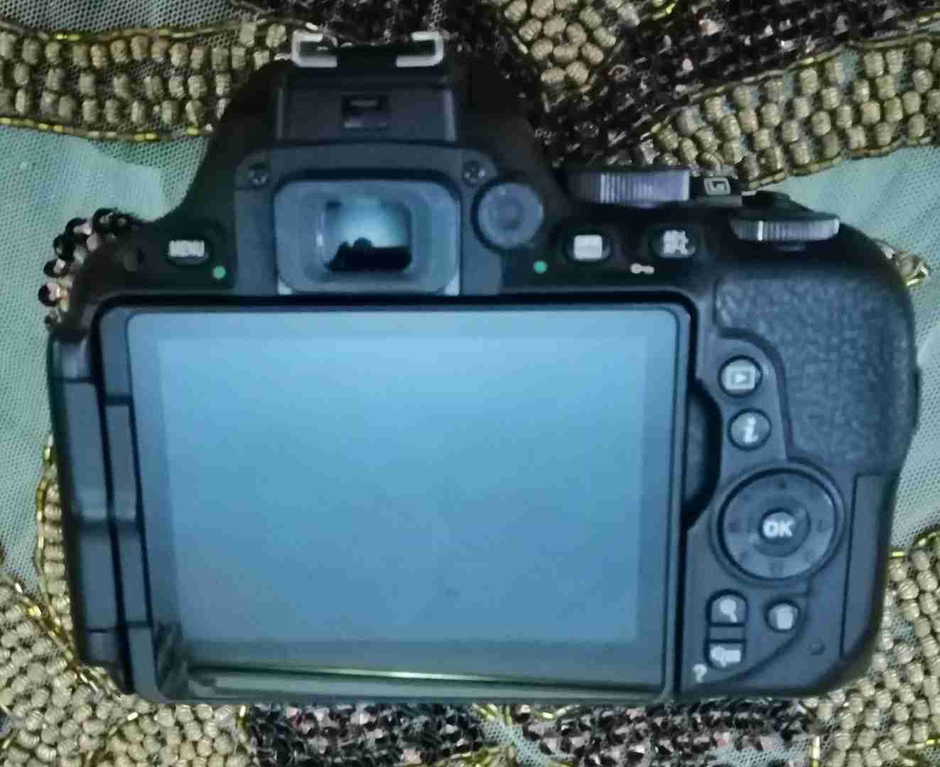 NIKON D5500 YOUNG 50MM 1.8 AF NEW
لا تنسَ أنك شاهدت هذا الإعلان في عنكبوت
الكاميرا و العدسة...