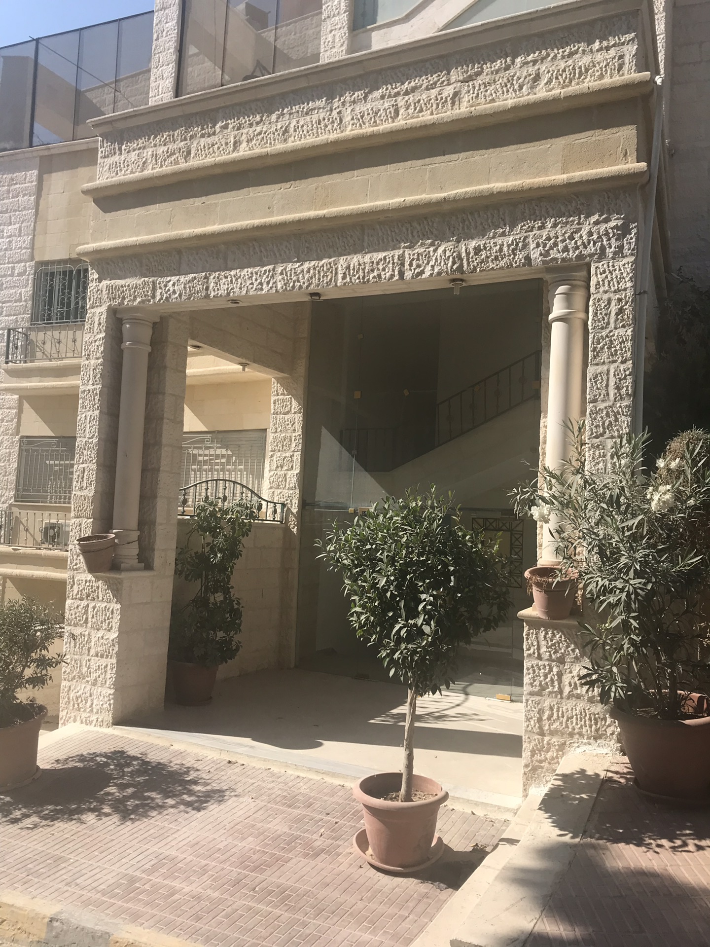 شقه للبيع في عبدون قرب السفارة البريطانية
لا تنسَ أنك شاهدت هذا الإعلان في عنكبوت
شقه للبيع ق...