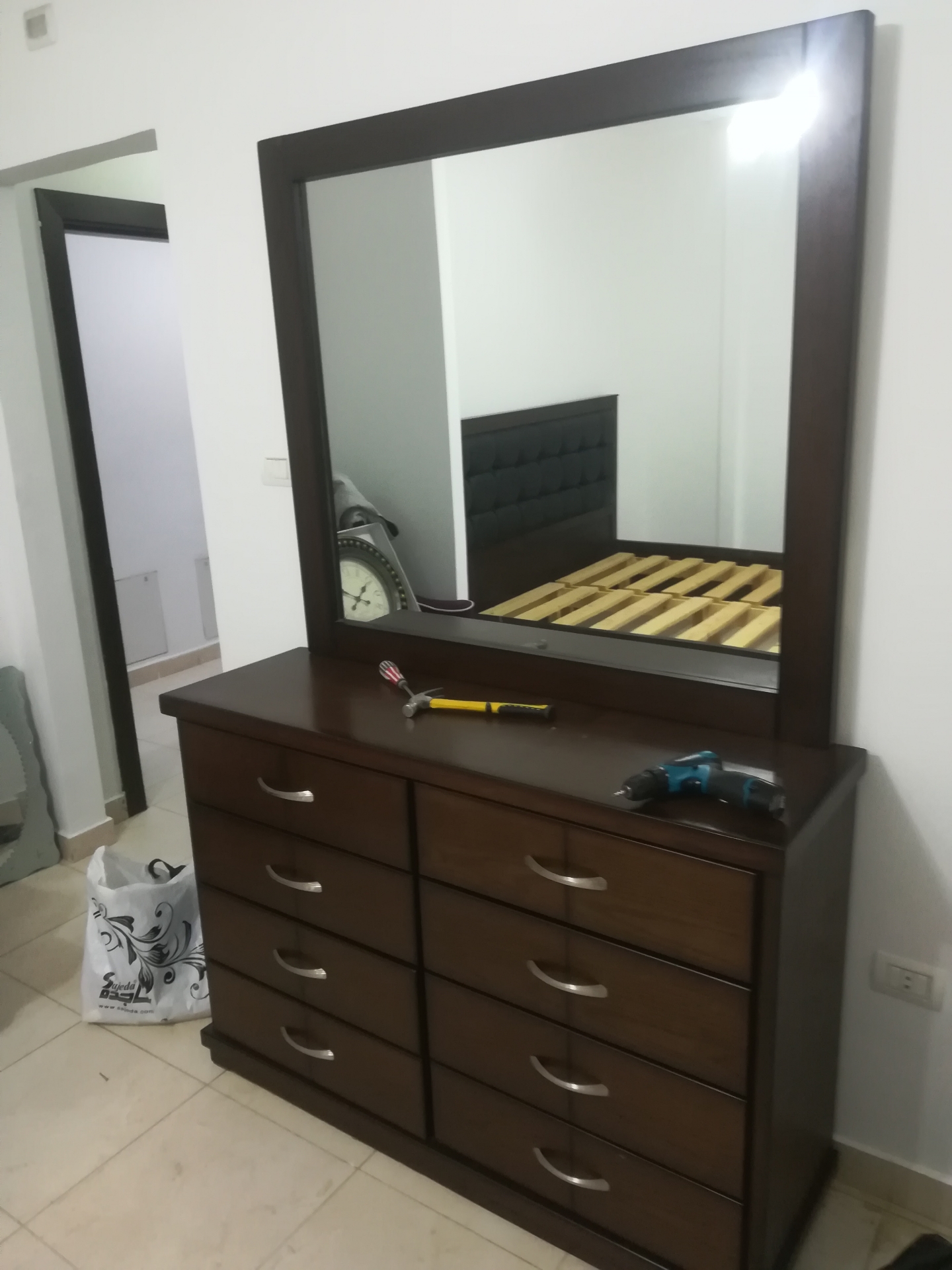 نجار متنقل فك تركيب جميع انواع غرف النوم باقل الاسعار                                            


	 				لا تنسَ أنك شاهدت هذا الإعلان في عنكبوت...