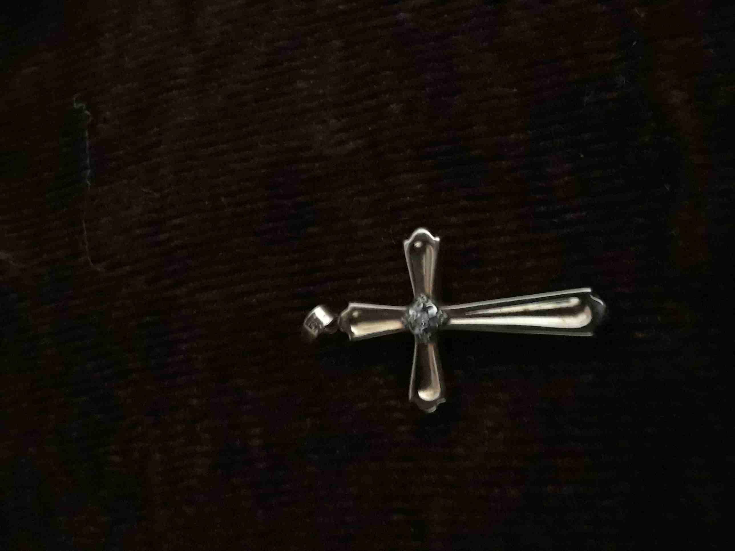تعليقه صليب
لا تنسَ أنك شاهدت هذا الإعلان في عنكبوت
gold14k wth diamond...