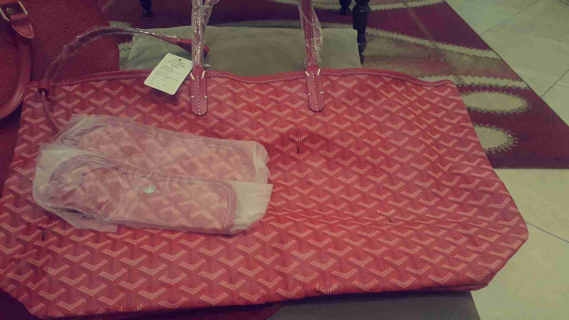 شنته لون احمر                                            


	 				لا تنسَ أنك شاهدت هذا الإعلان في عنكبوت            
	 				
                                شنته جديده...